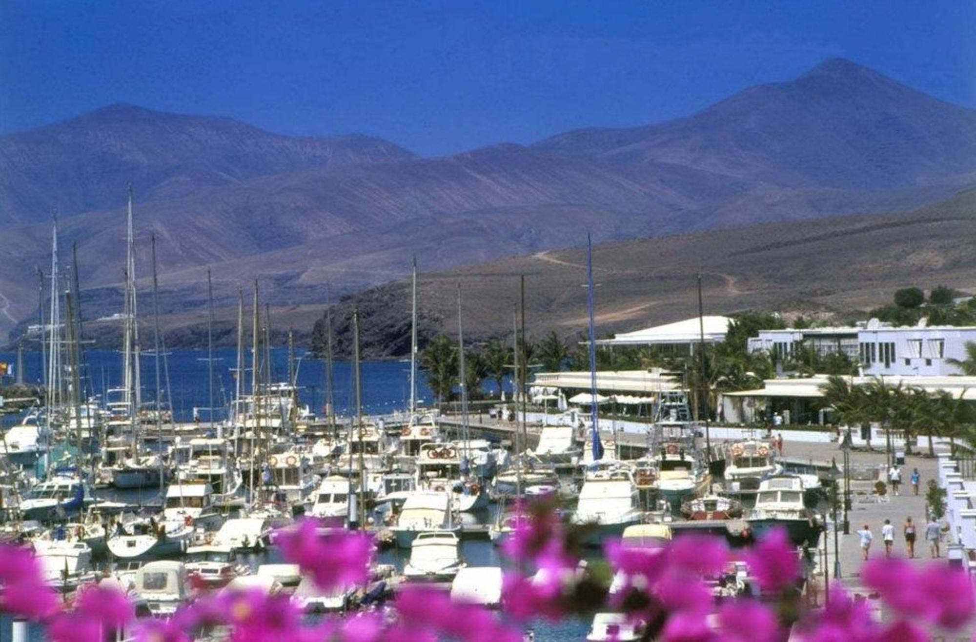Lovely Mojones Casa Jasmine Heated Pool Short Walk To Puerto Del Carmen Puerto del Carmen (Lanzarote)