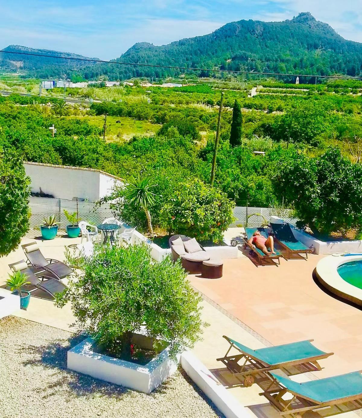Craig, Spacious With Amazing Garden And Private Heated Pool Сasa de vacaciones *