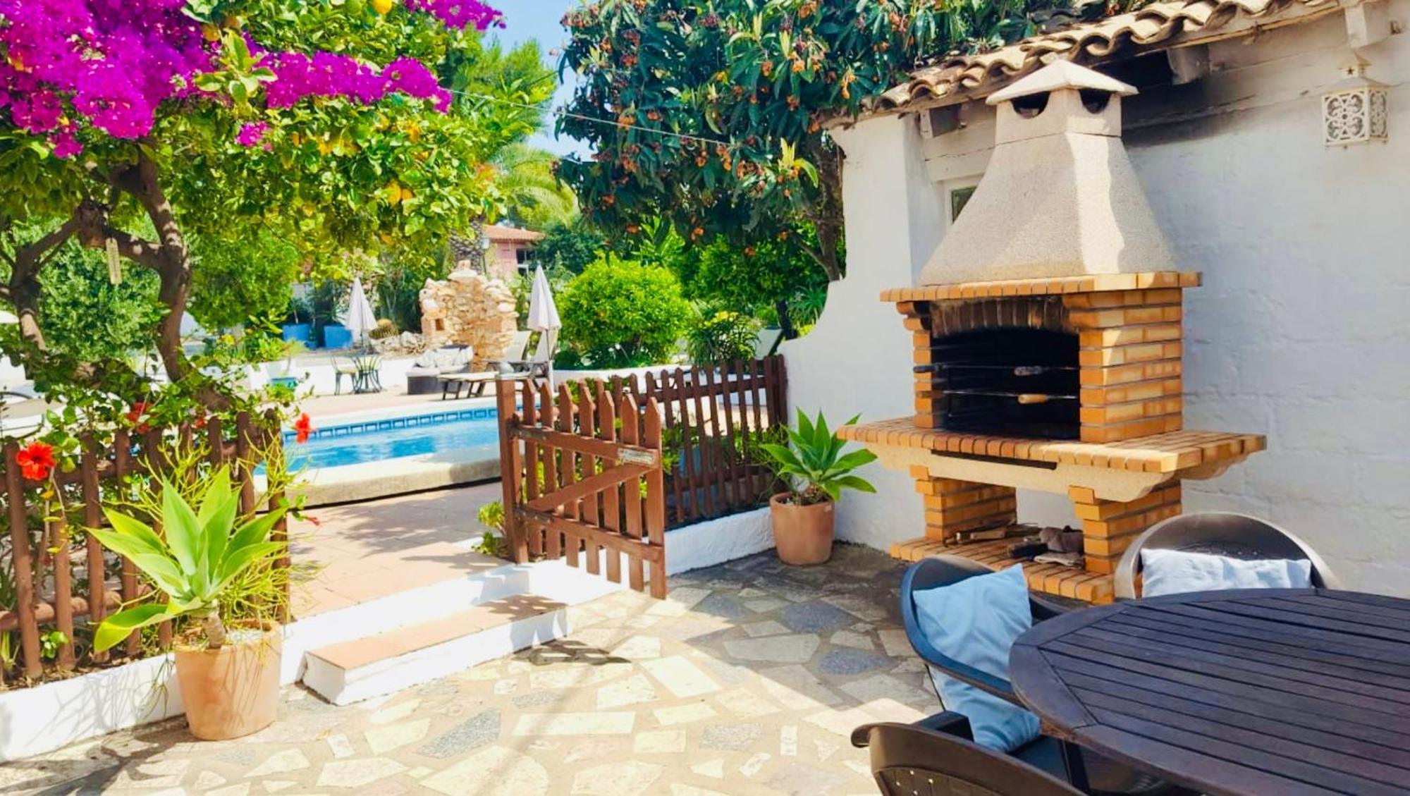 Craig, Spacious With Amazing Garden And Private Heated Pool Сasa de vacaciones *