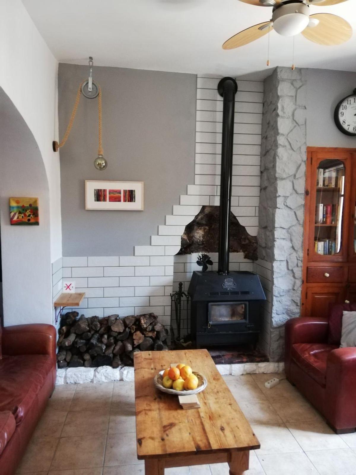 Craig, Spacious With Amazing Garden And Private Heated Pool Сasa de vacaciones