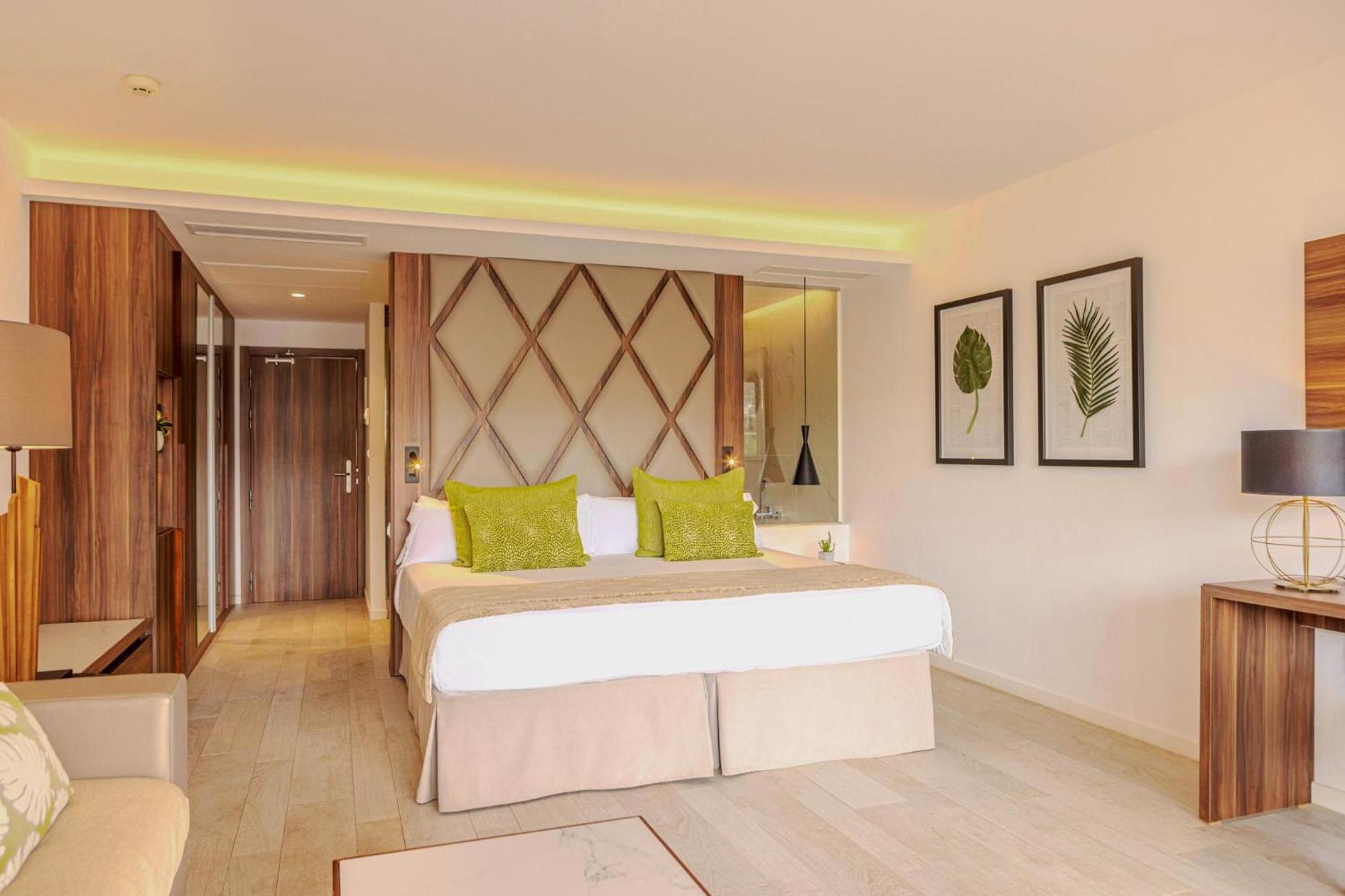 Zafiro Palace Apartahotel Palmanova