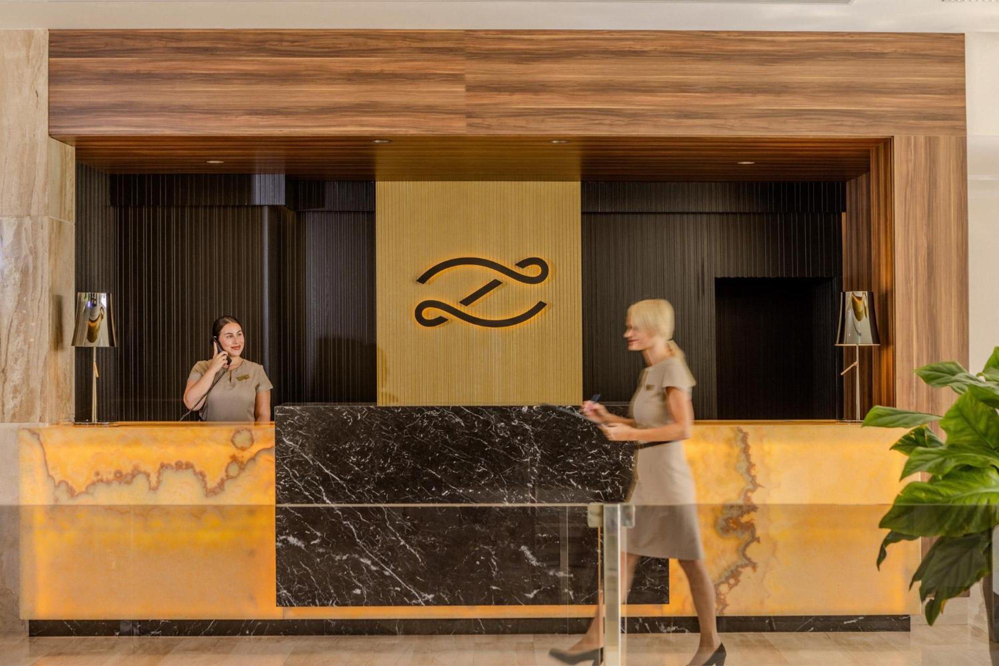 Zafiro Palace Apartahotel 5*