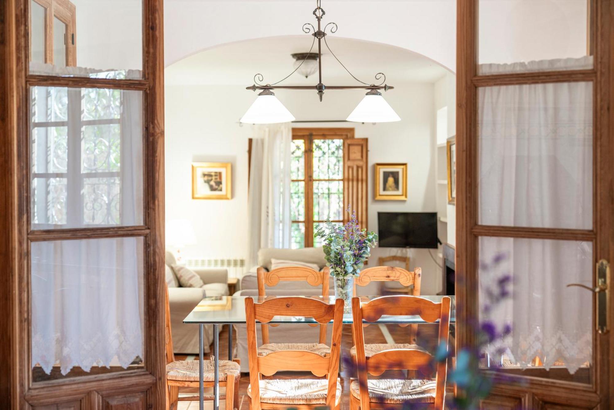 Casa Rural Buenos Dias Con Piscina, Barbaco Y Chimenea