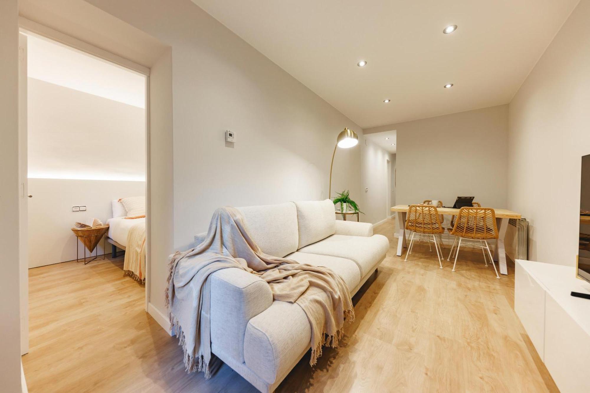 Mora 4 * Gerona