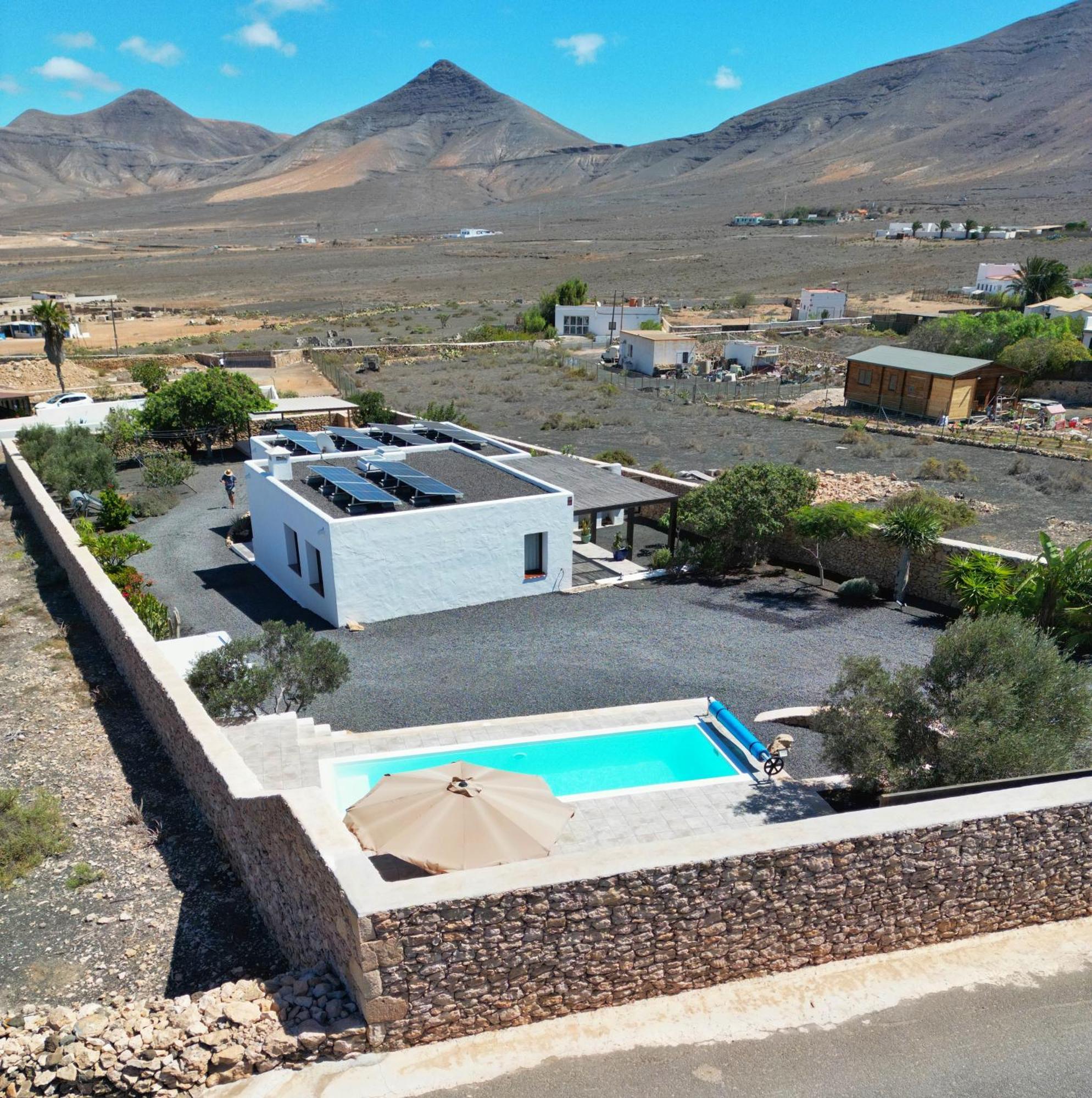 Holiday home Casa Marisa With Heated Pool & Garden