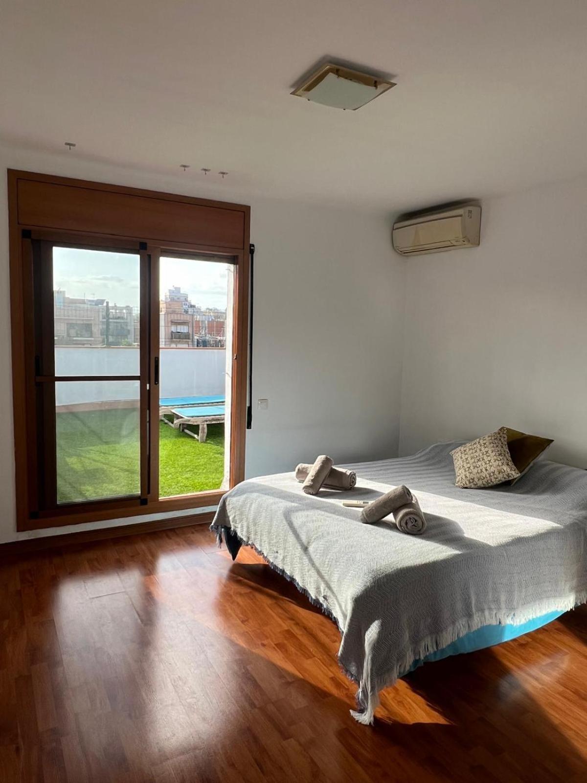 Private Double In A Shared Penthouse With Patios * Sant Adrià de Besòs