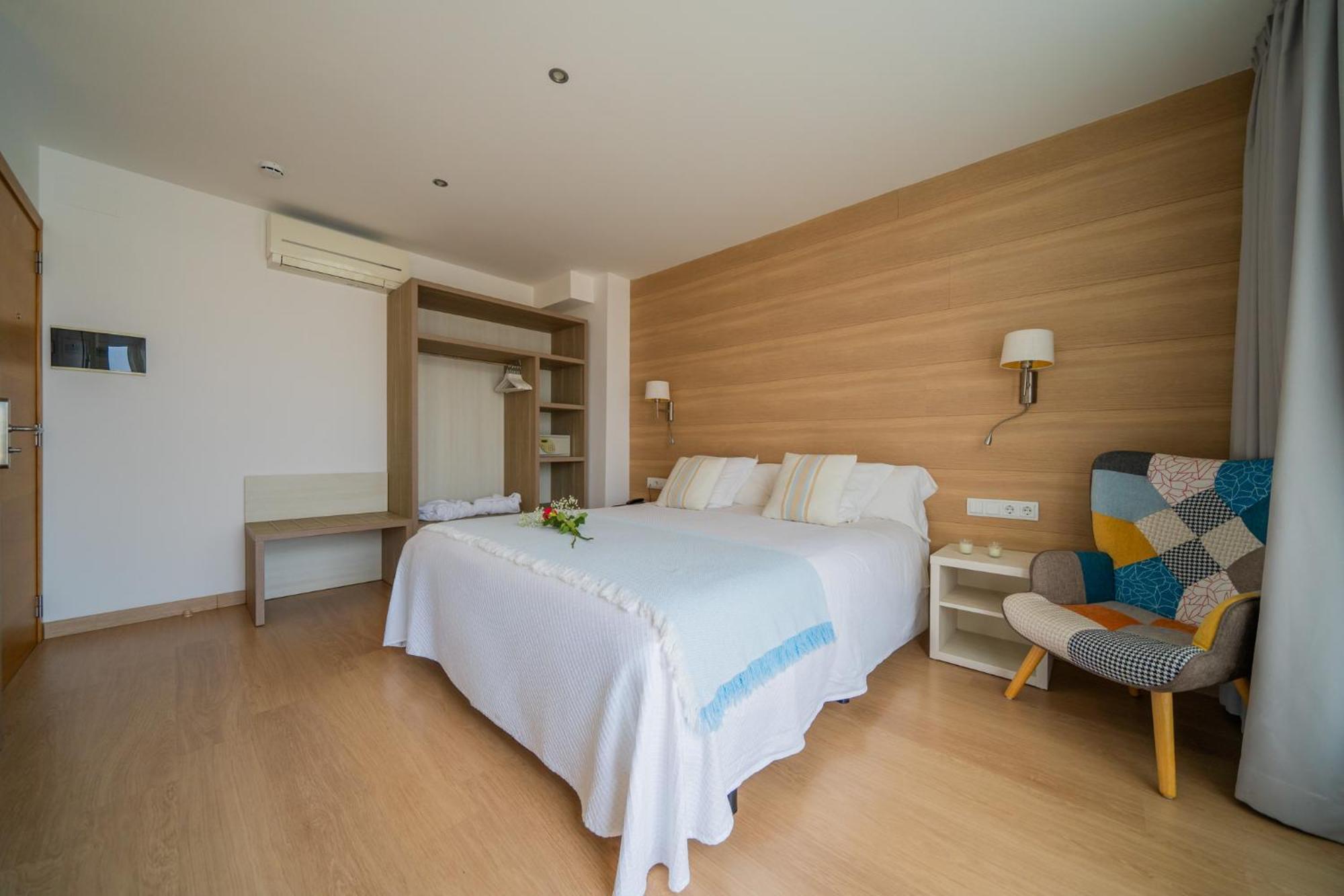Hostal Menurka *