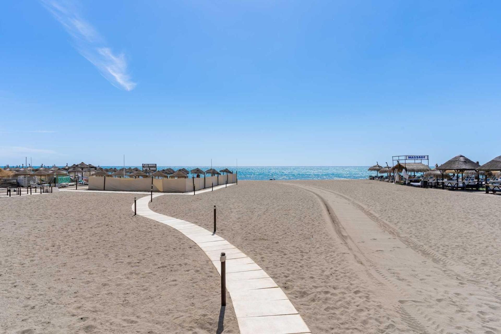 Playamar Primera Linea De Playa Urb. La Farola Apartamento
