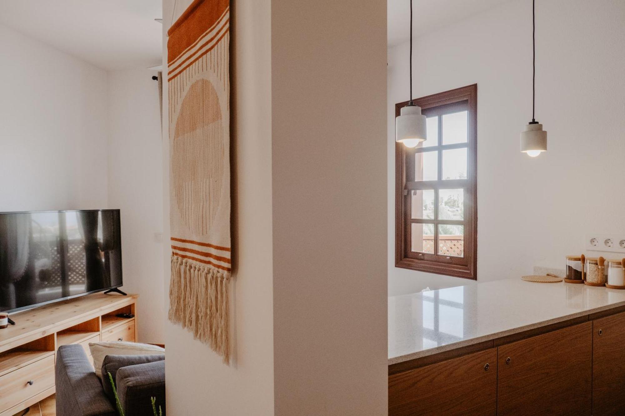 Alba Vista - Albatros Park In Golf Del Sur Tenerife - Heated Pool & Teide View Apartment *
