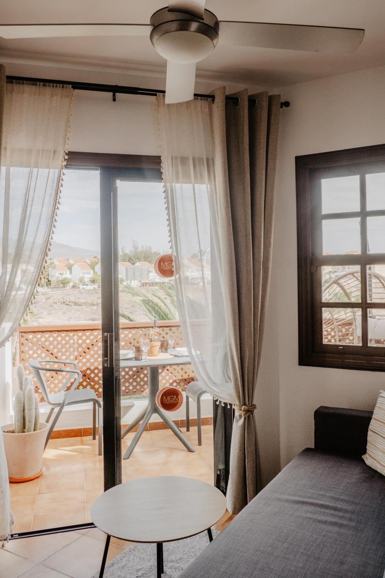 Alba Vista - Albatros Park In Golf Del Sur Tenerife - Heated Pool & Teide View Apartment San Miguel de Abona