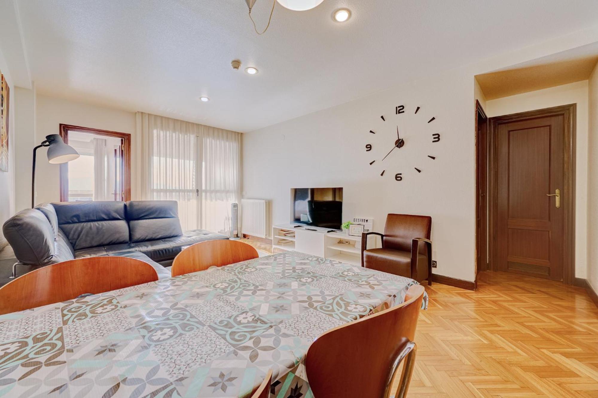 Mendebaldea Hospitales Premium Apartment Pamplona