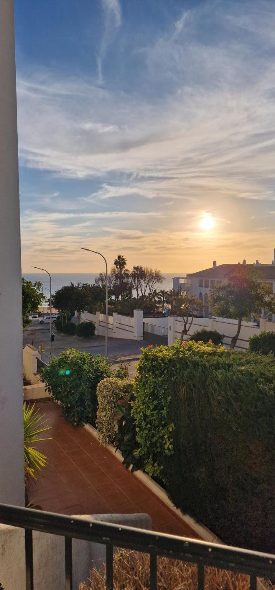 Con Terraza En Primera Línea De Playa *