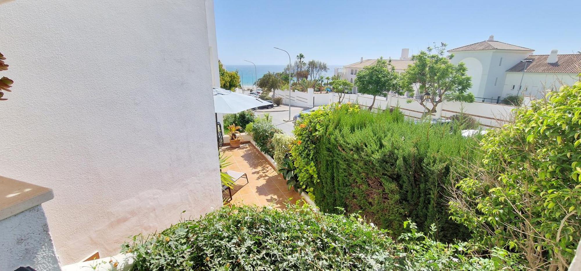 Apartamento Con Terraza En Primera Línea De Playa Conil De La Frontera