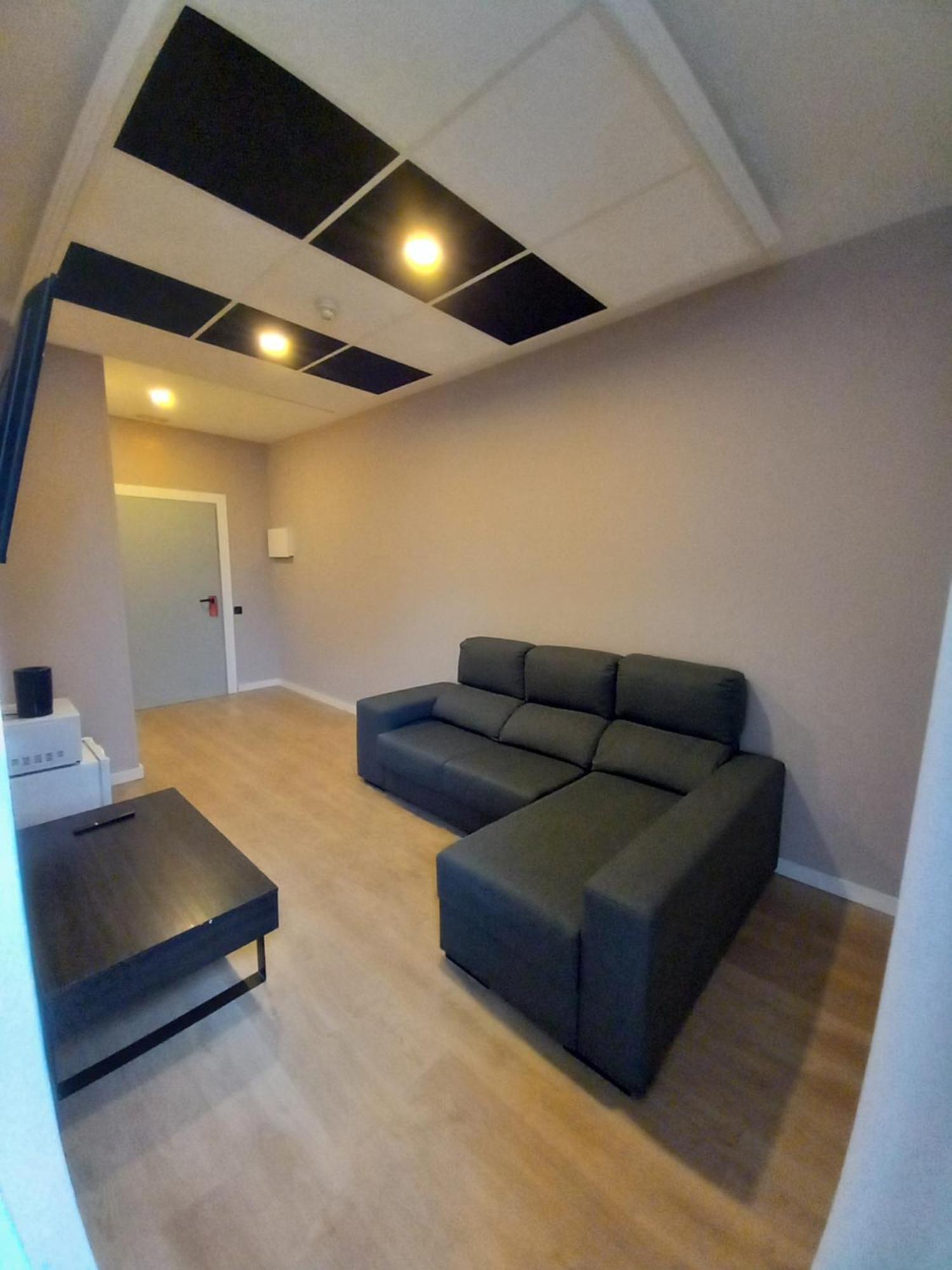Aparthotel Montcada *