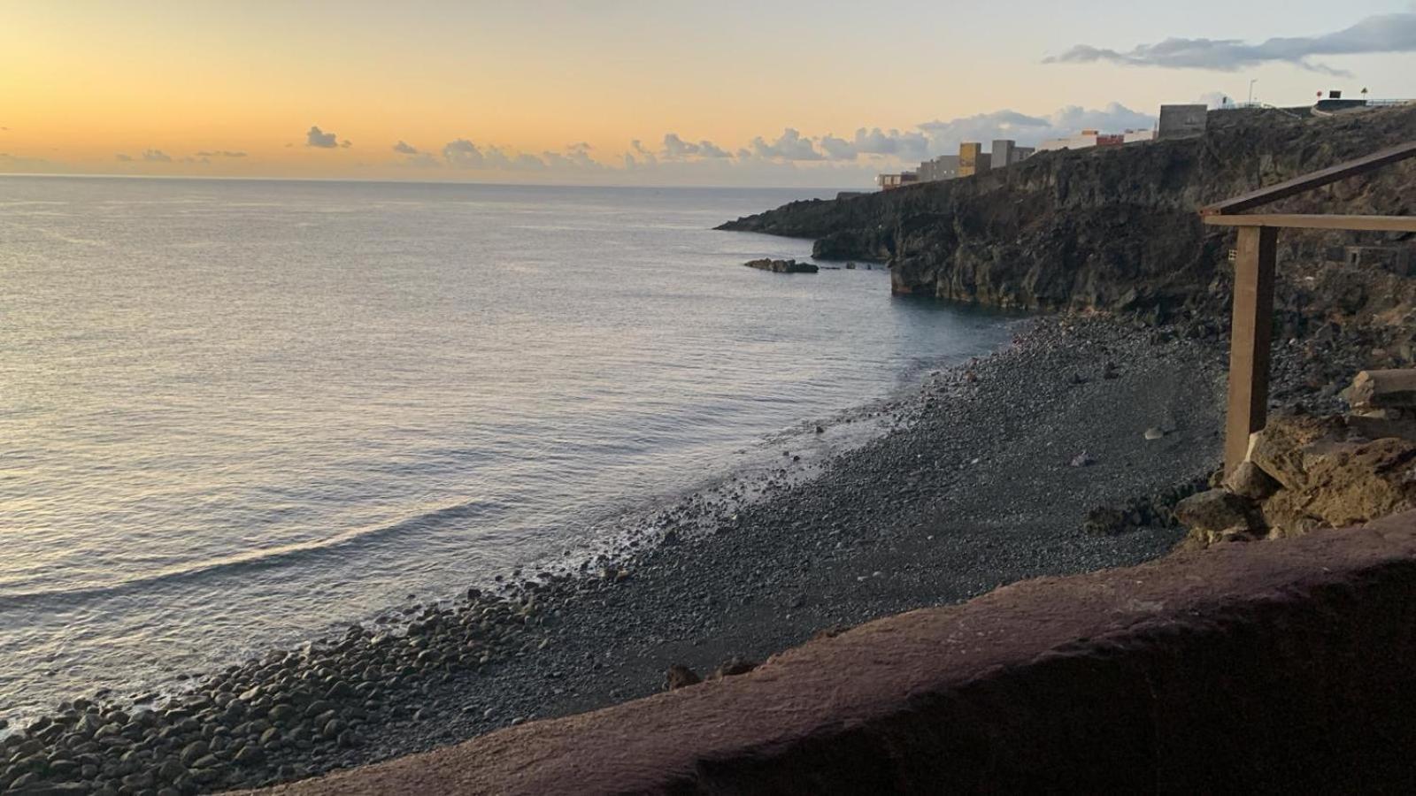 Cueva Relajante Con Playa Solitaria Guimar