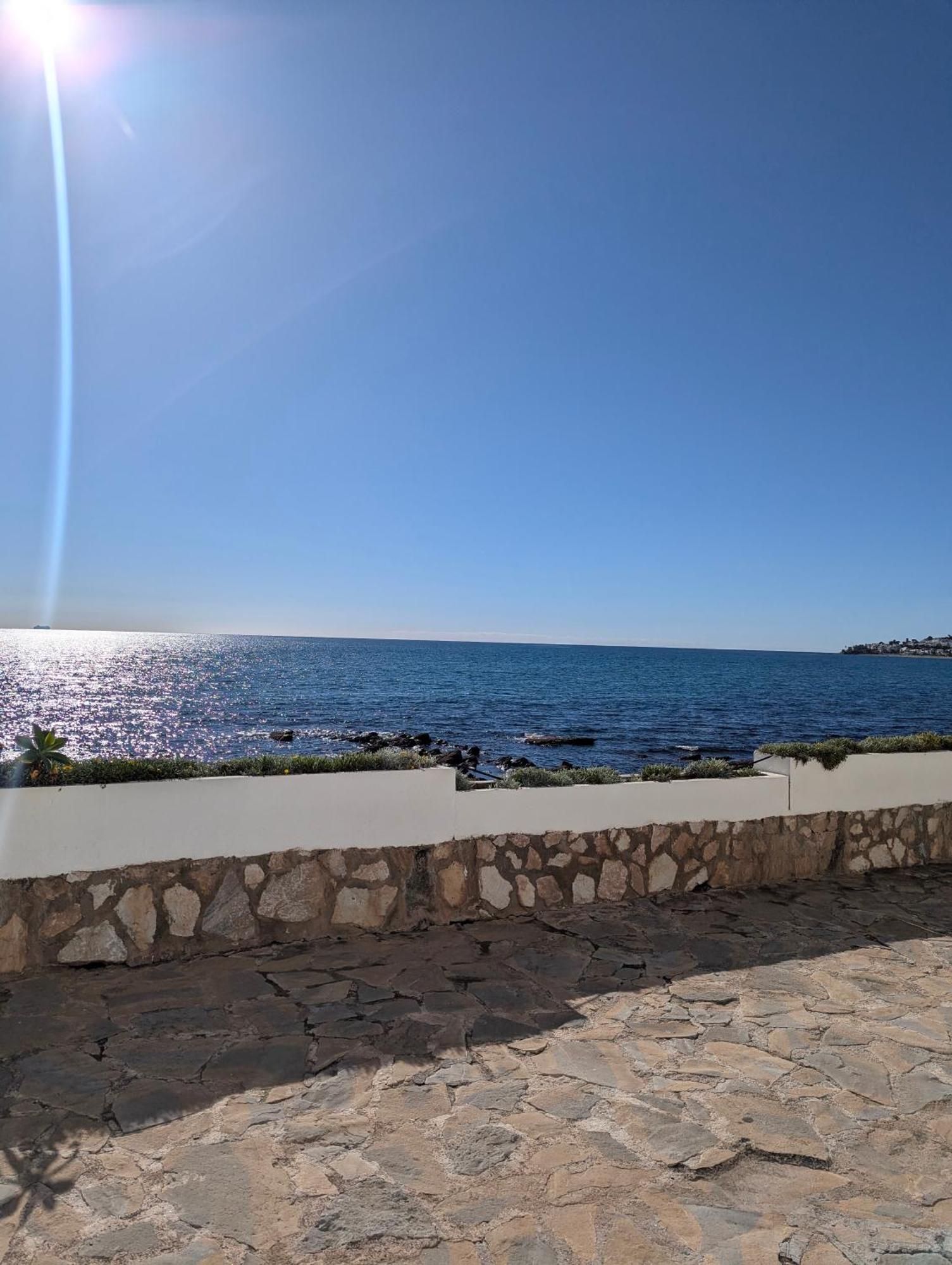 Rise & Shine Beachfront La Cala *