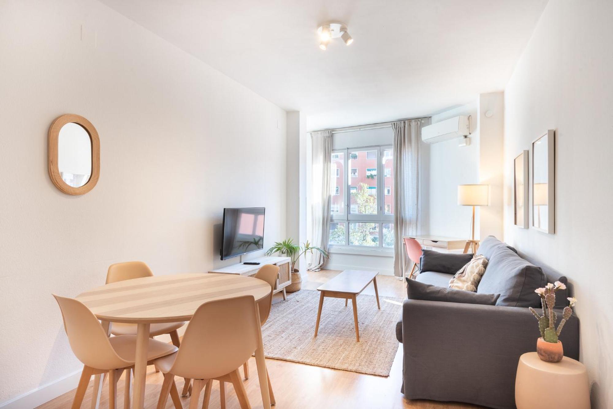 Comfortable For Groups Next To Sagrada Familia Apartment *
