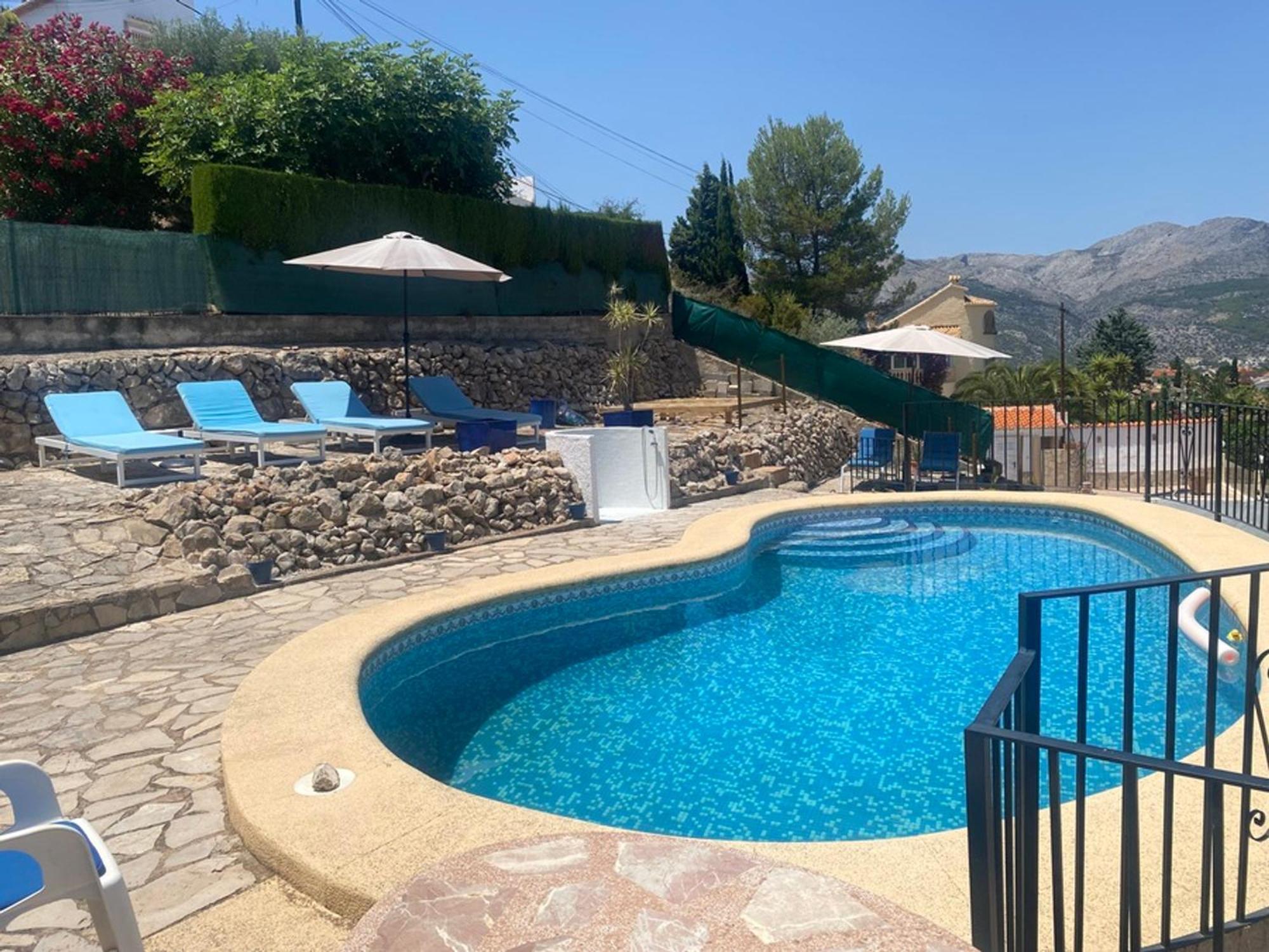A Orba Pour 6 Personnes Avec Piscine Privee Et Belles Vues Et Montagne - Hisp-10-8 Villa *