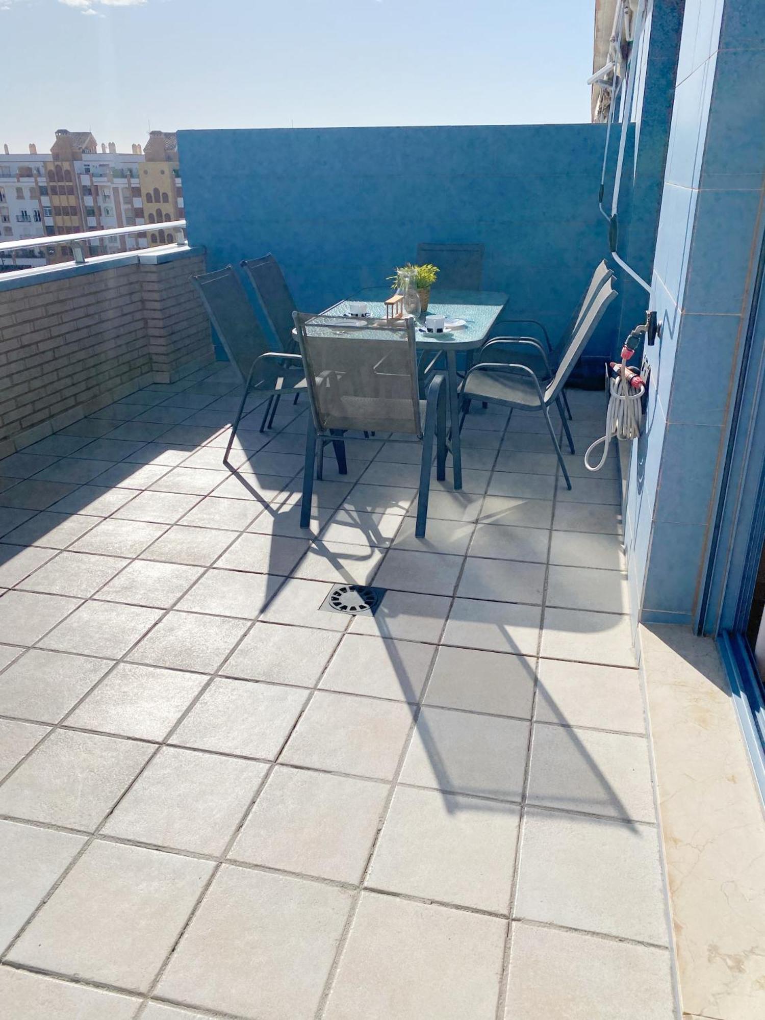 Salinas Apartment *