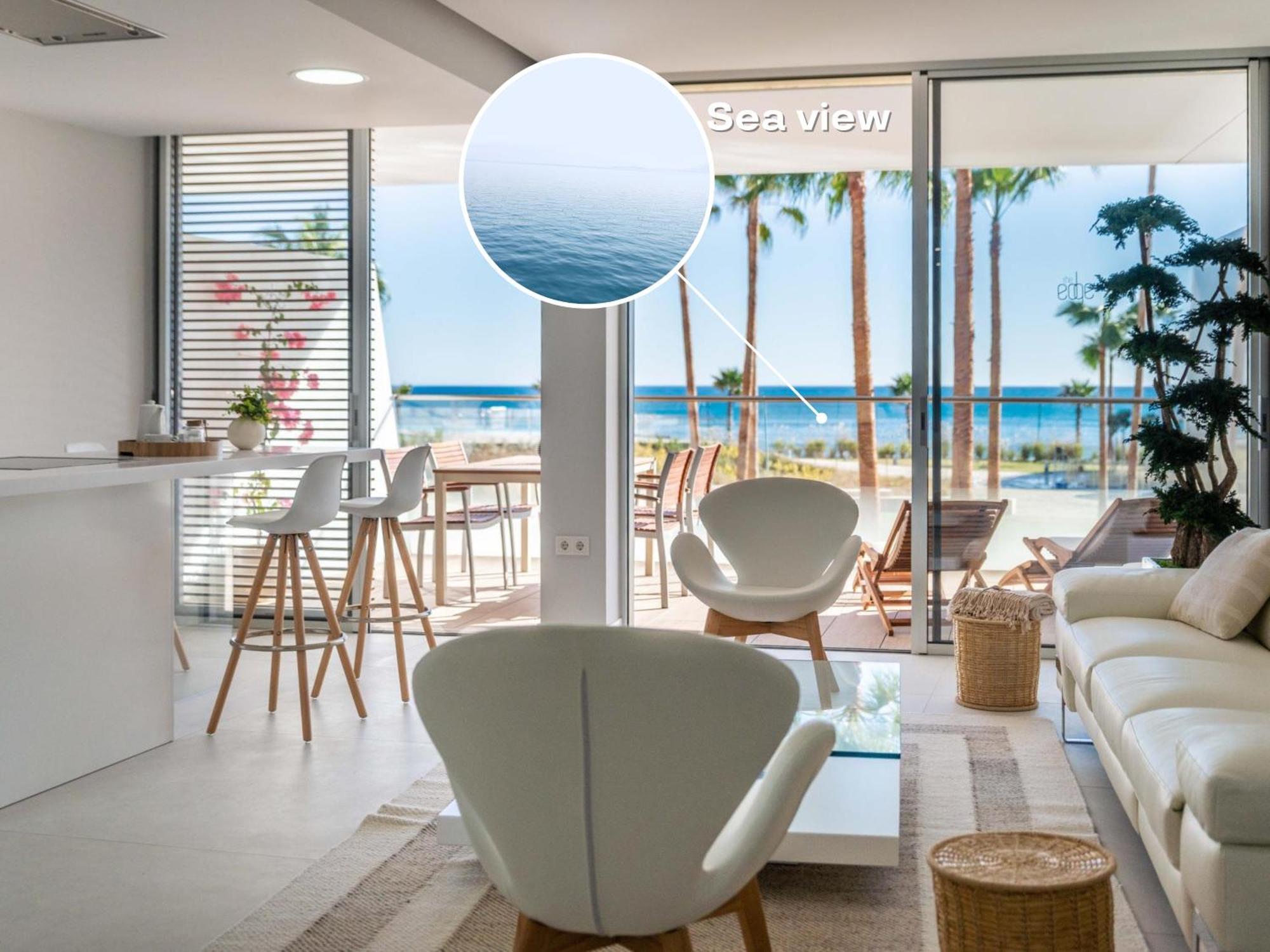Apartamento Vacation Marbella I Live On The Edge Of The Sea, New Beachfront Condo, Padel Courts, Gym, Sauna, Luxury And 24-7 Security *