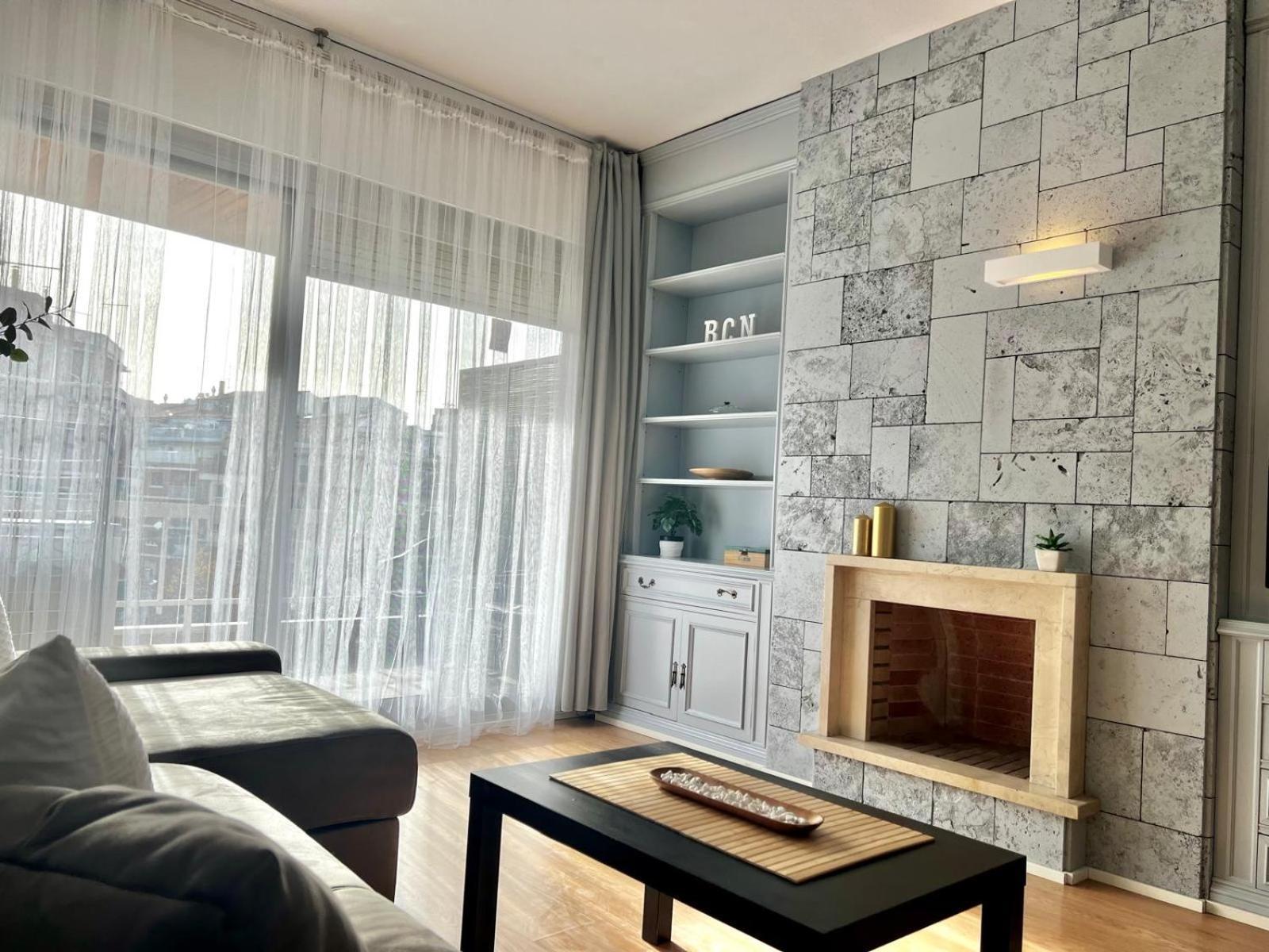 Family-Friendly Home In Central Barcelona 4Bdr