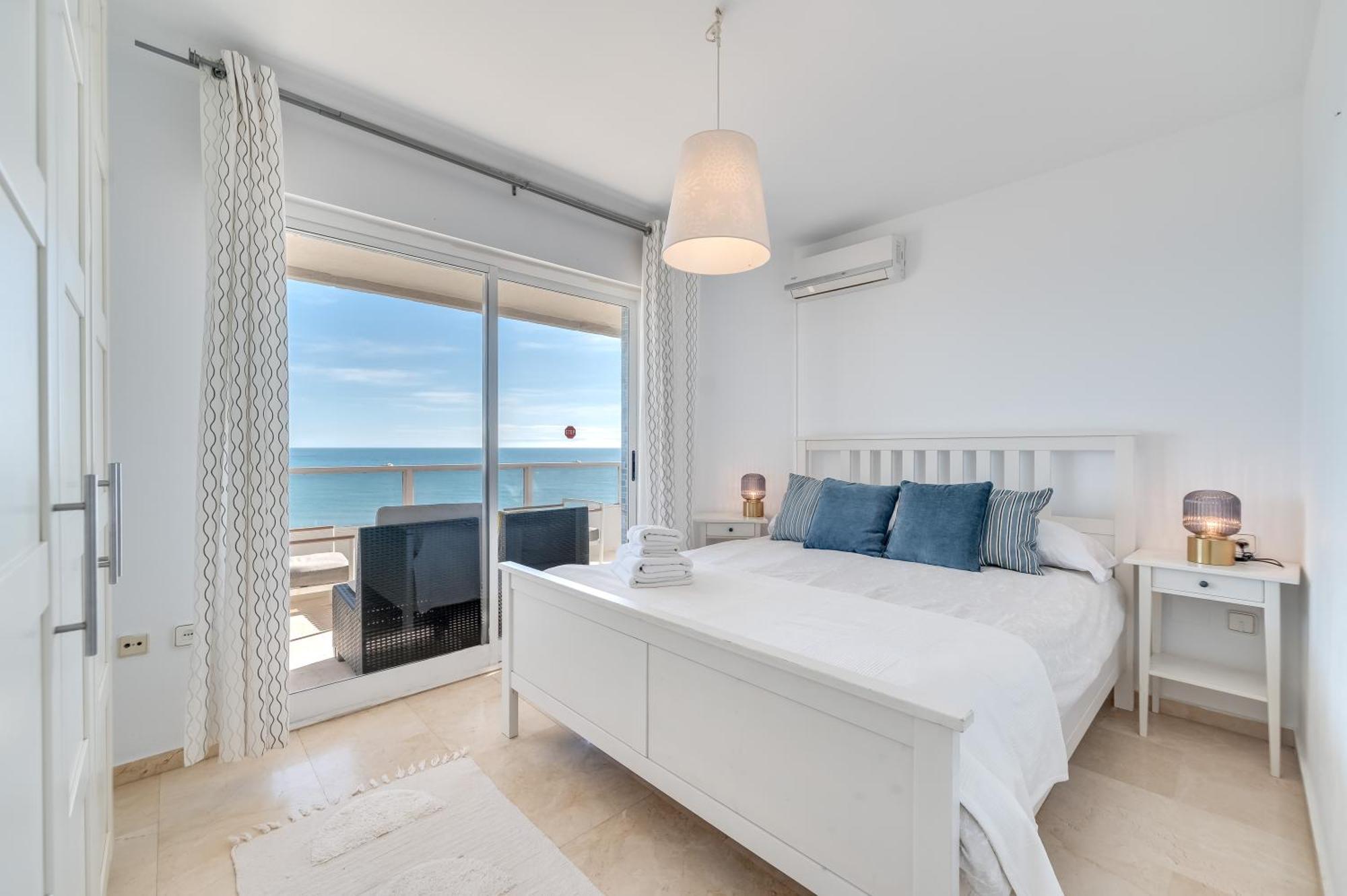 Lxr La Carihuela Sea Views 3hab Torremolinos