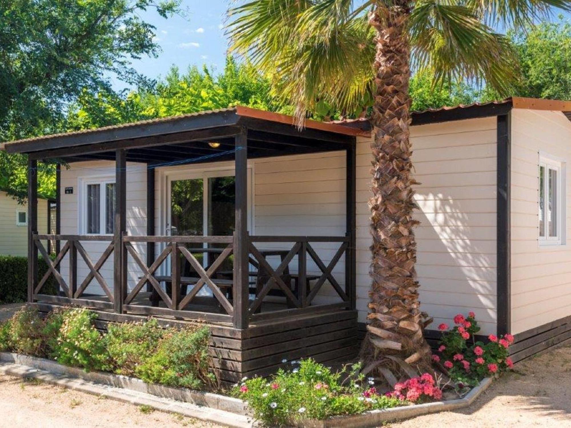 Well Kept With Veranda In Blanes
