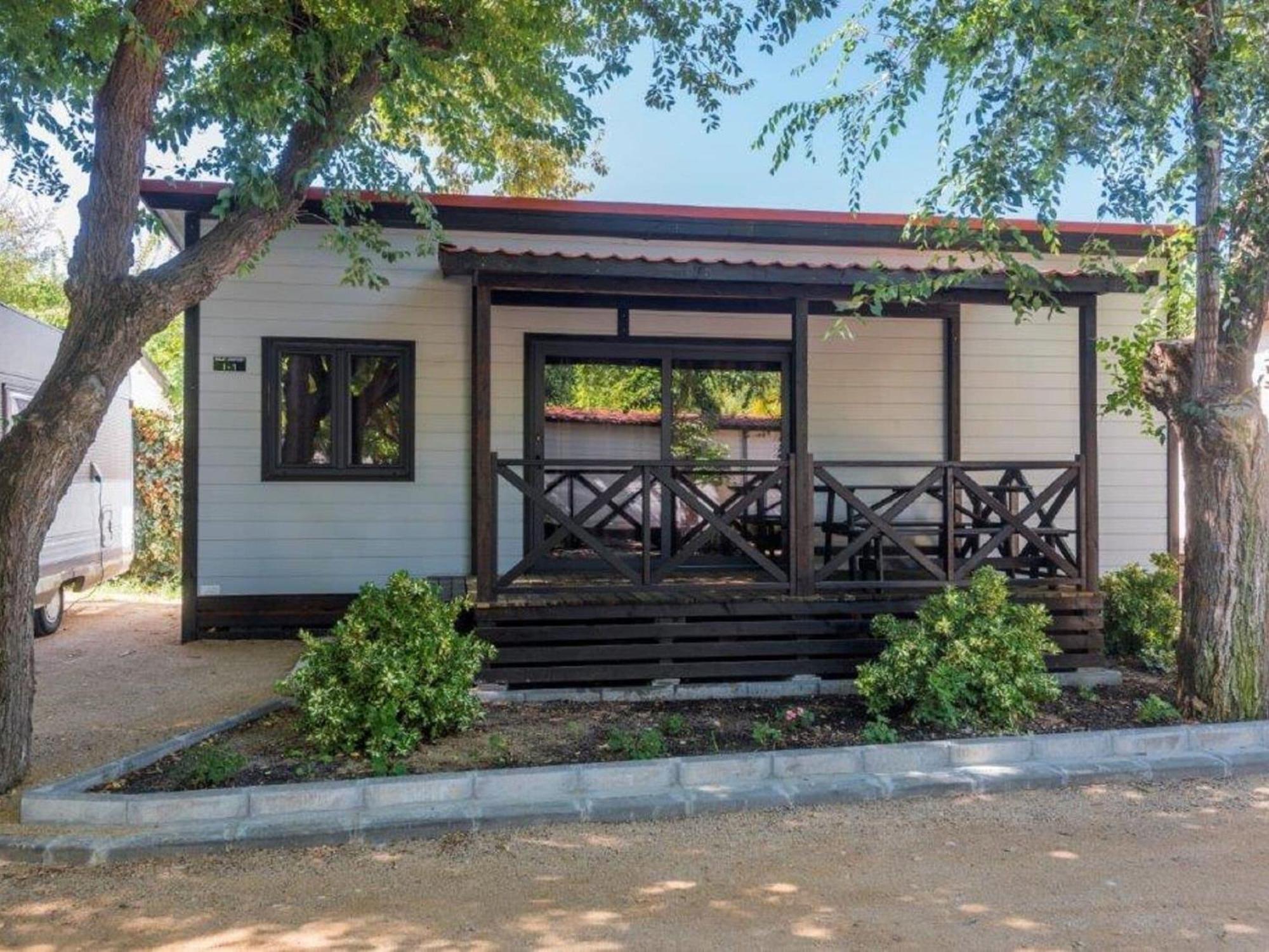 Chalet Well Kept With Veranda In Blanes