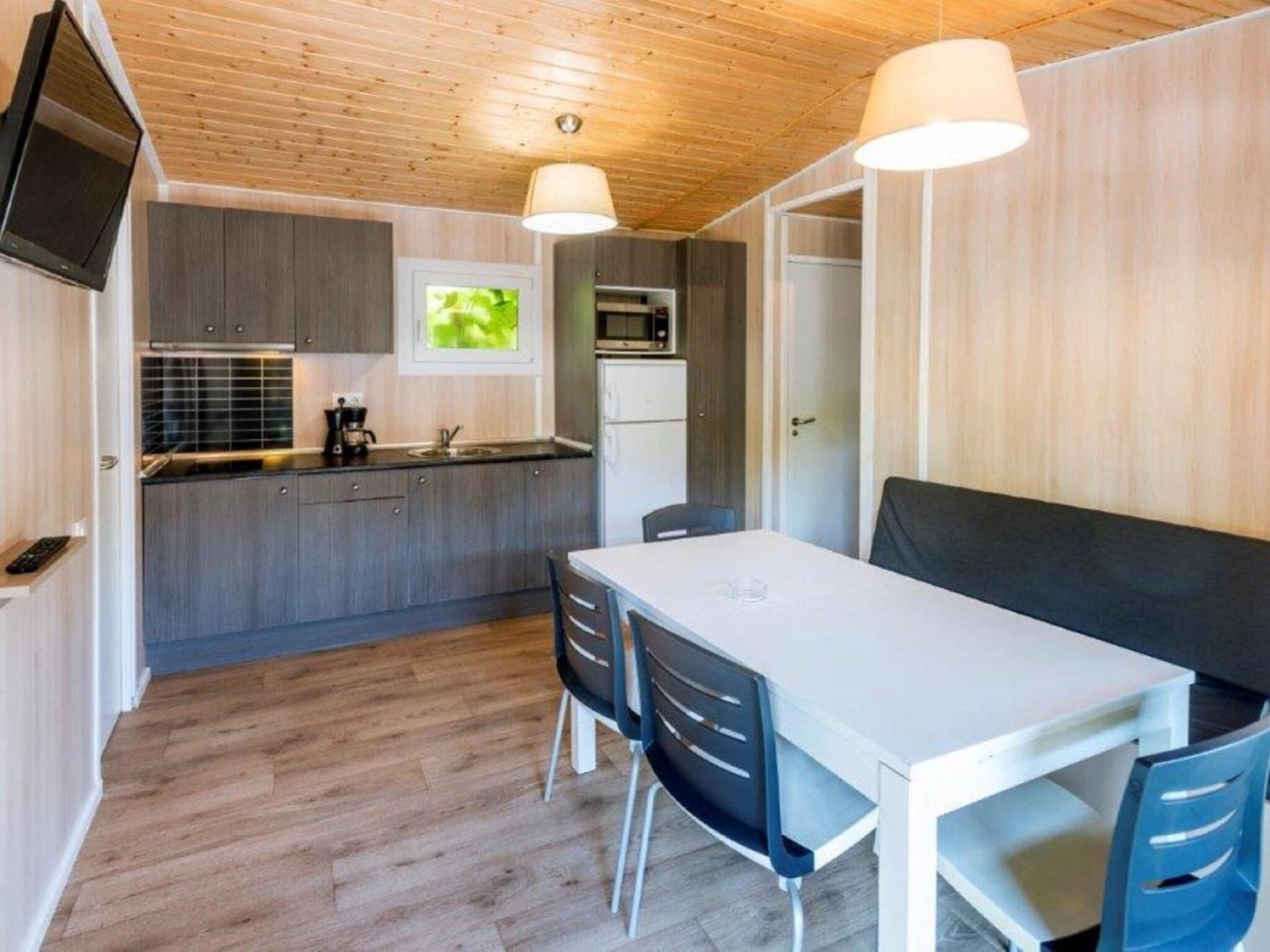 Chalet Well Kept With Veranda In *