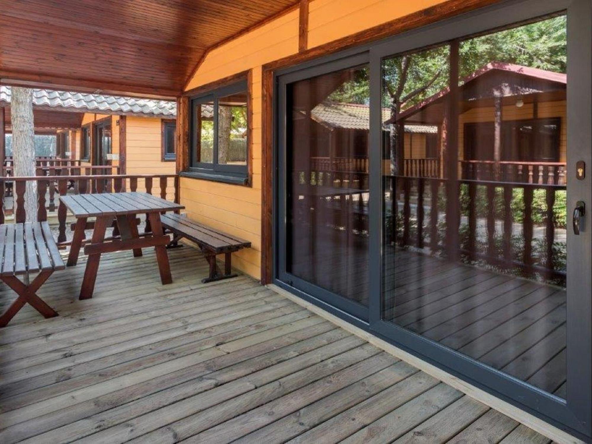 Well Kept With Veranda In *