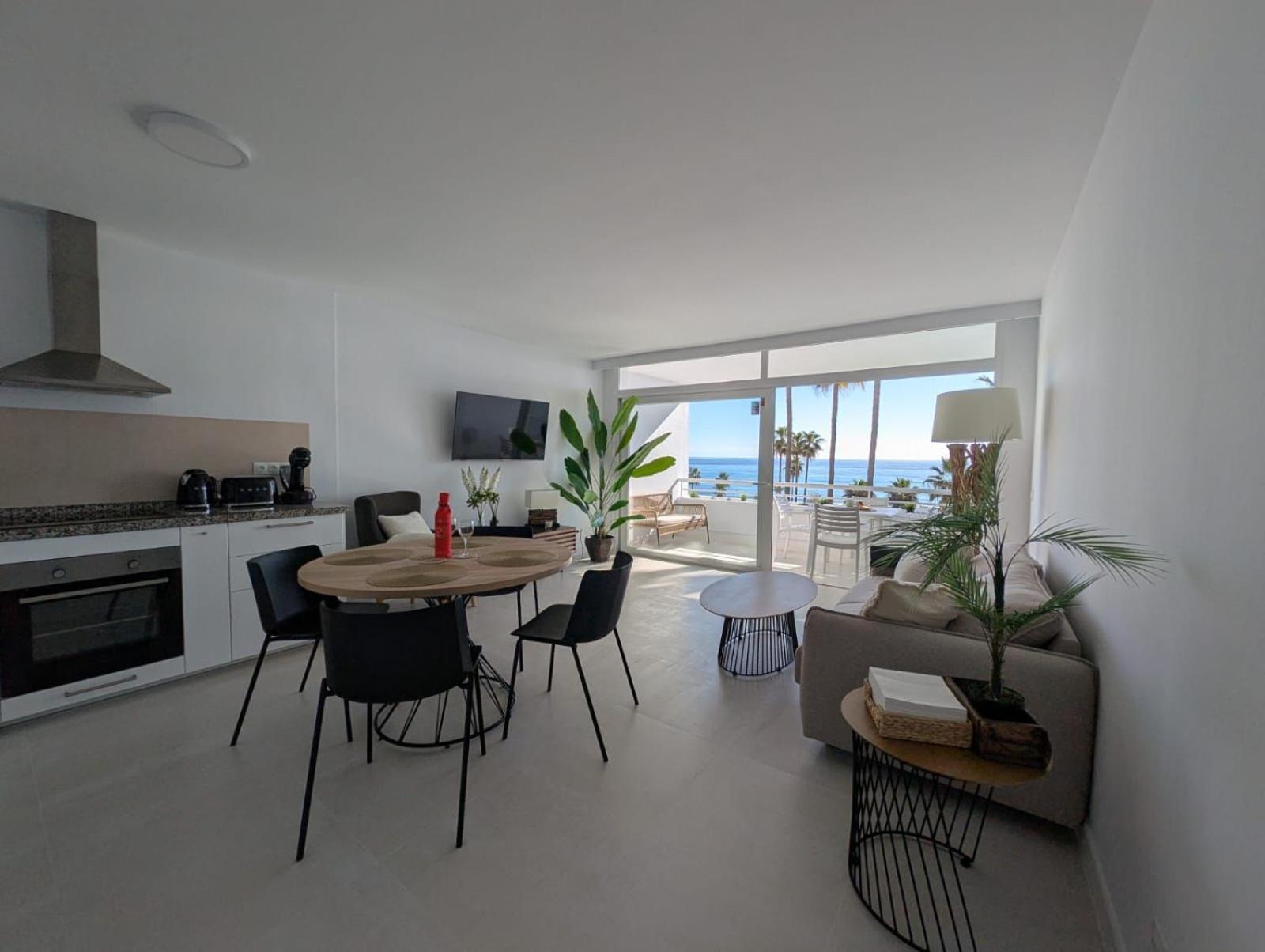 Apartamento Miraflores Sunrise View 1 Bedroom Apartment. *