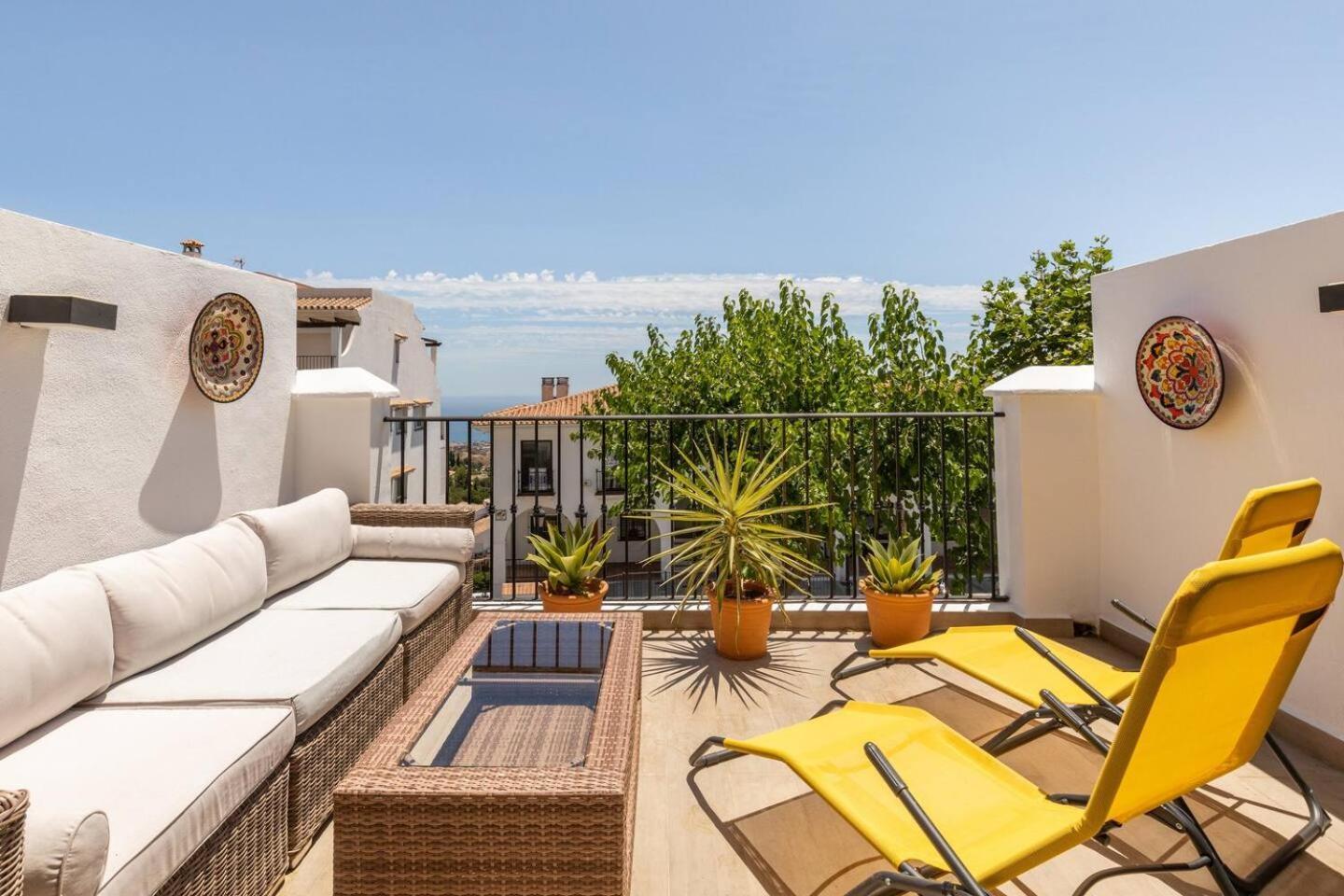 Duplex With Sunny Terrace Located In Pueblo