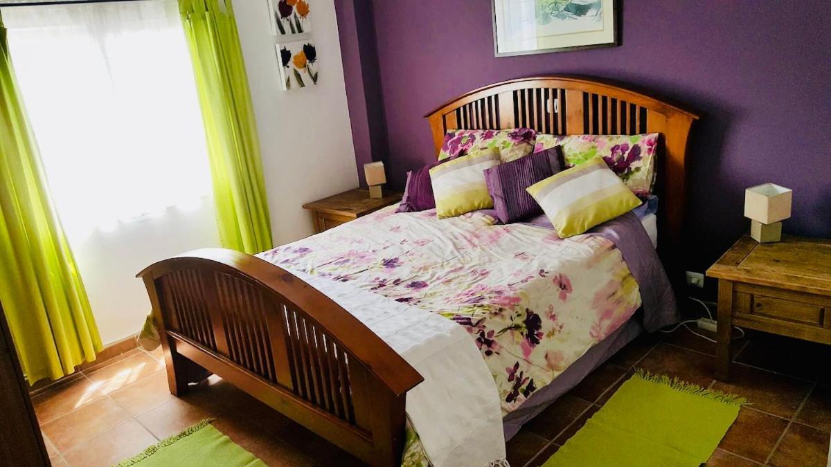 Craig, Spacious With Amazing Garden And Private Heated Pool *