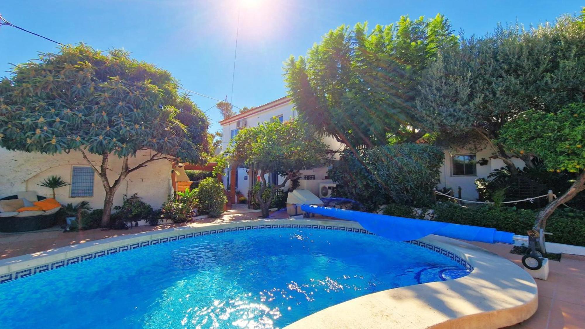 Craig, Spacious With Amazing Garden And Private Heated Pool Сasa de vacaciones *