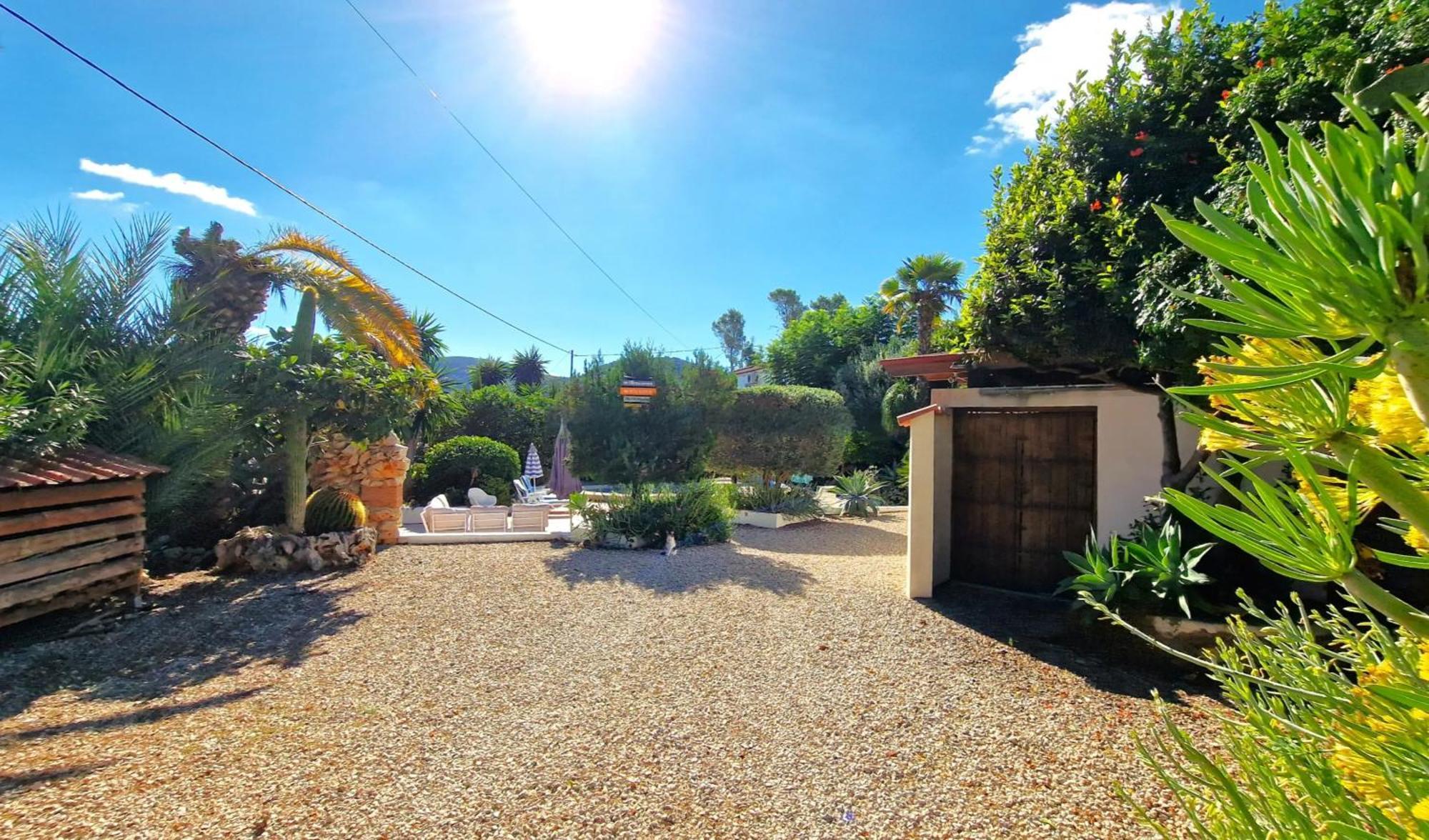 Craig, Spacious With Amazing Garden And Private Heated Pool Ròtova
