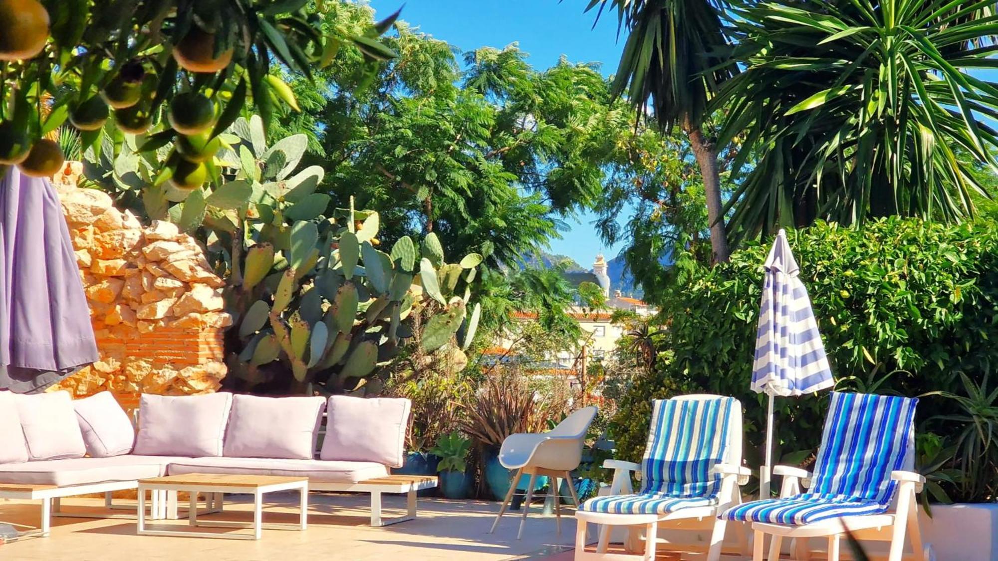 Сasa de vacaciones Craig, Spacious With Amazing Garden And Private Heated Pool Ròtova