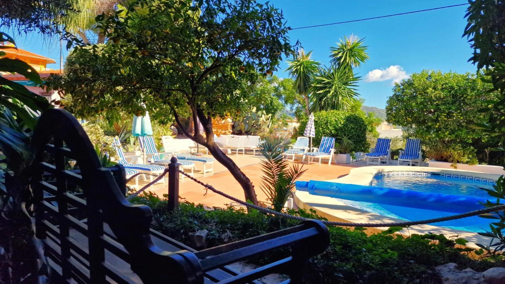 Craig, Spacious With Amazing Garden And Private Heated Pool Сasa de vacaciones *