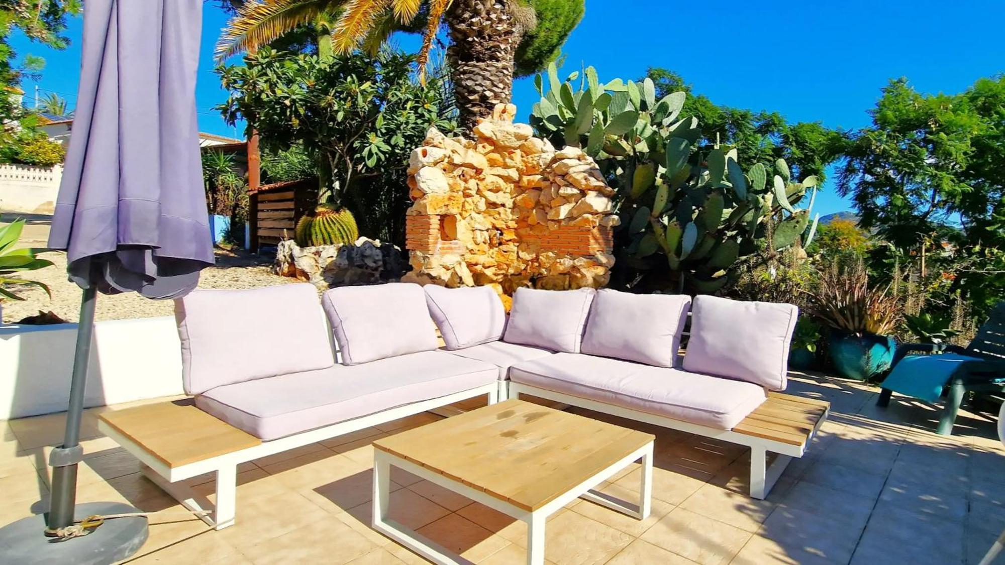 Craig, Spacious With Amazing Garden And Private Heated Pool Сasa de vacaciones Ròtova