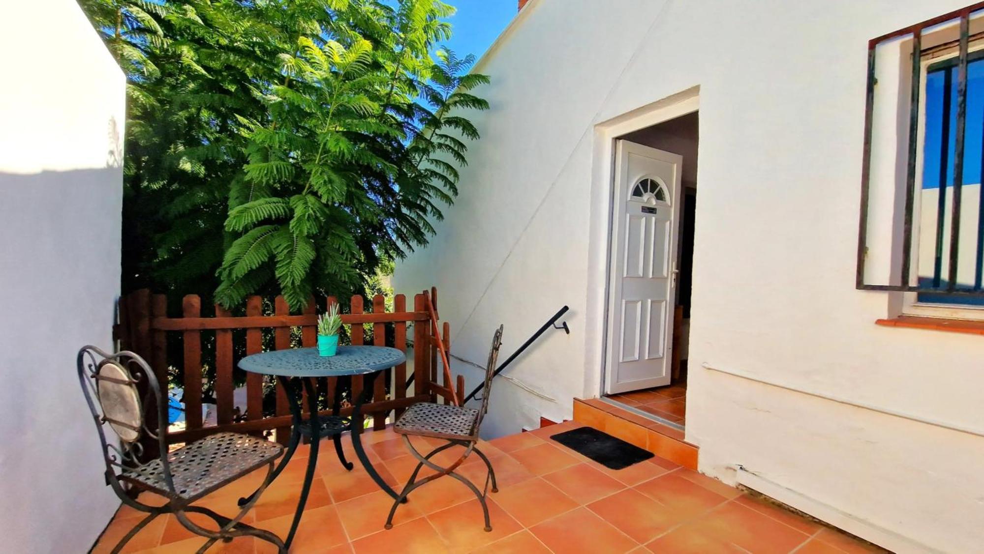 Craig, Spacious With Amazing Garden And Private Heated Pool