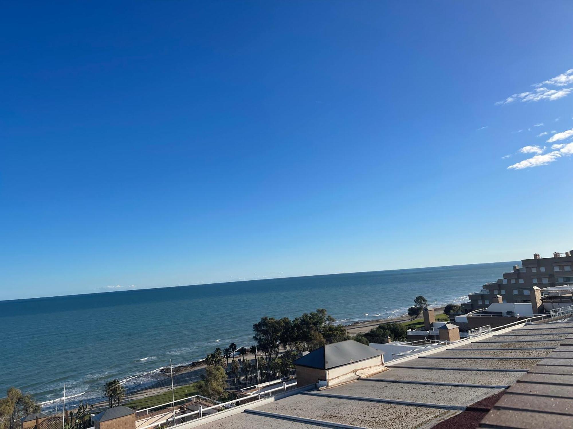 A Estrenar En Primera Linea De Playa En Magic World Marina Dor