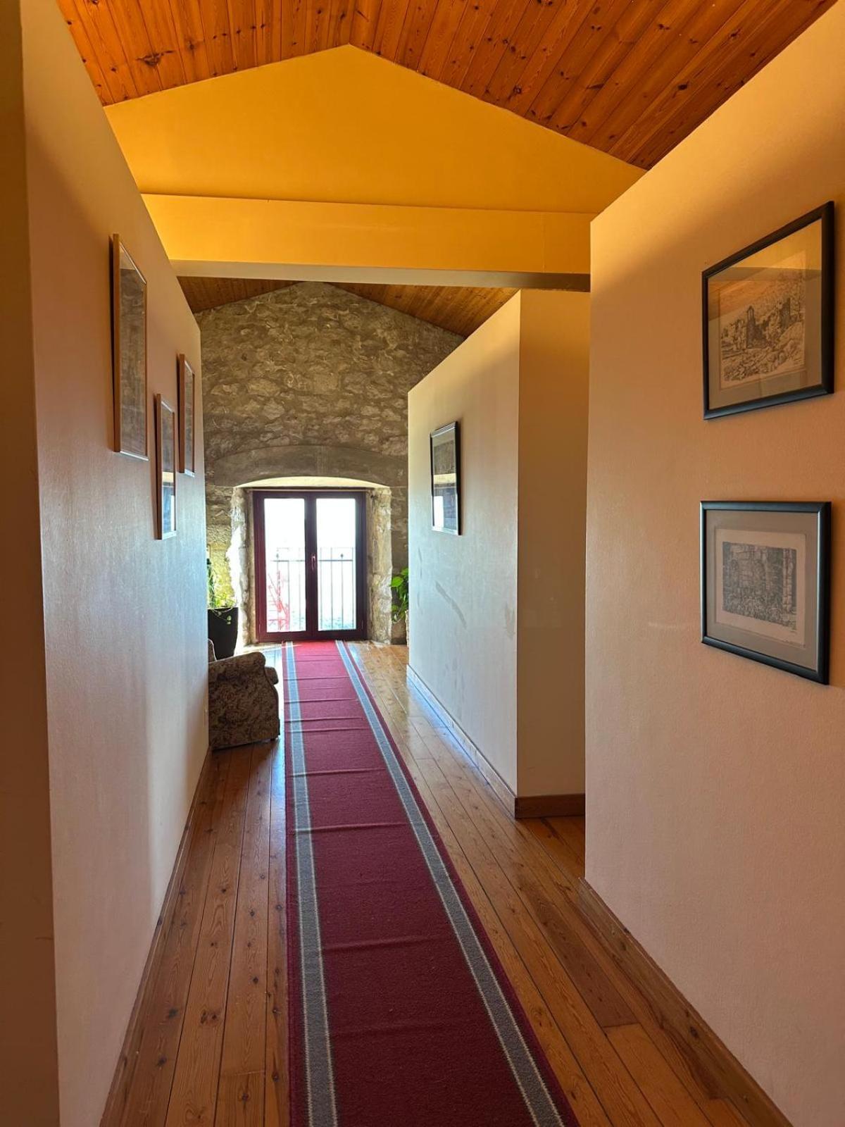 Santuari Mare De Deu Del Mont Restaurant-hostatgeria *