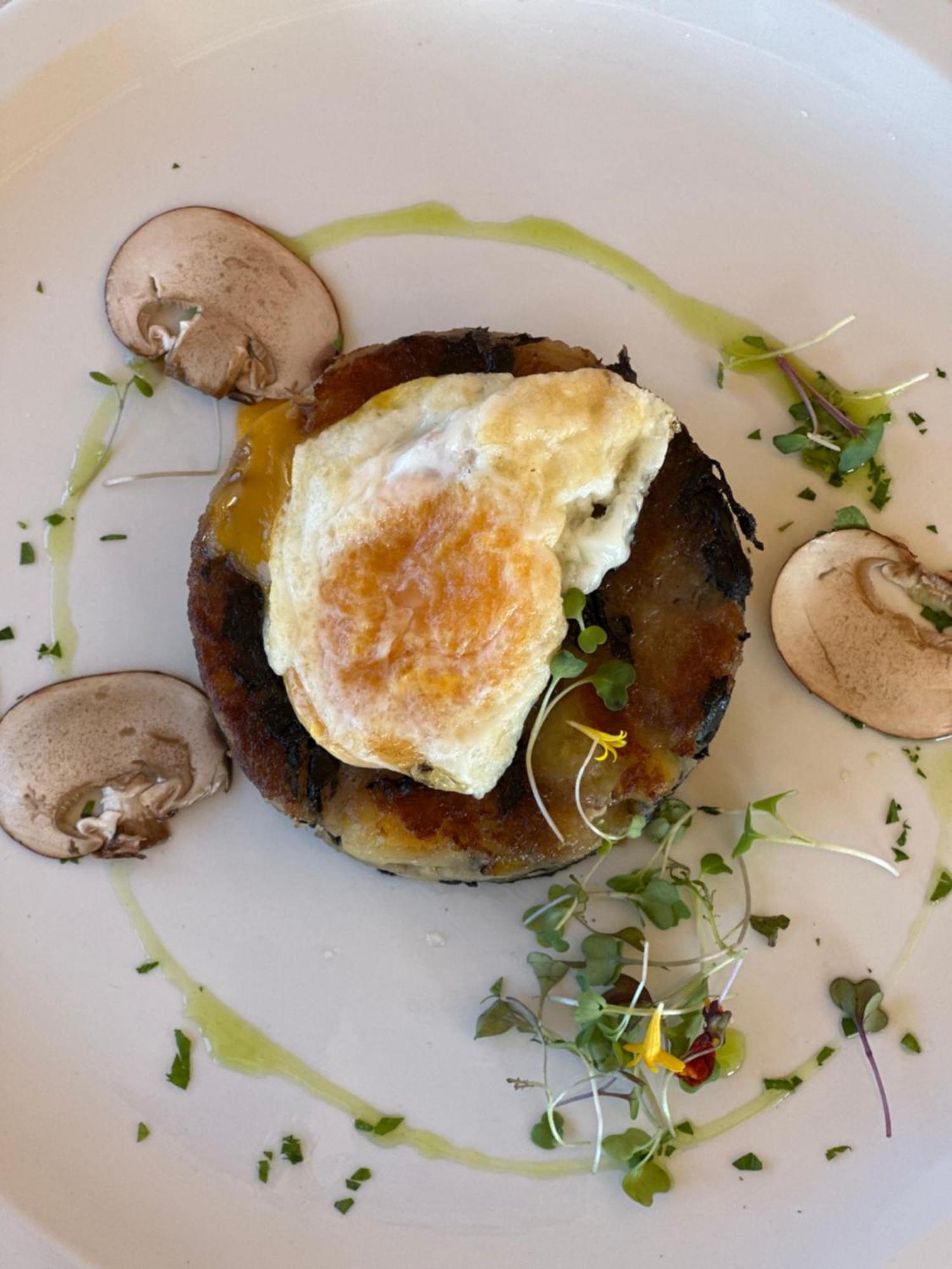 Santuari Mare De Deu Del Mont Restaurant-hostatgeria * Beuda