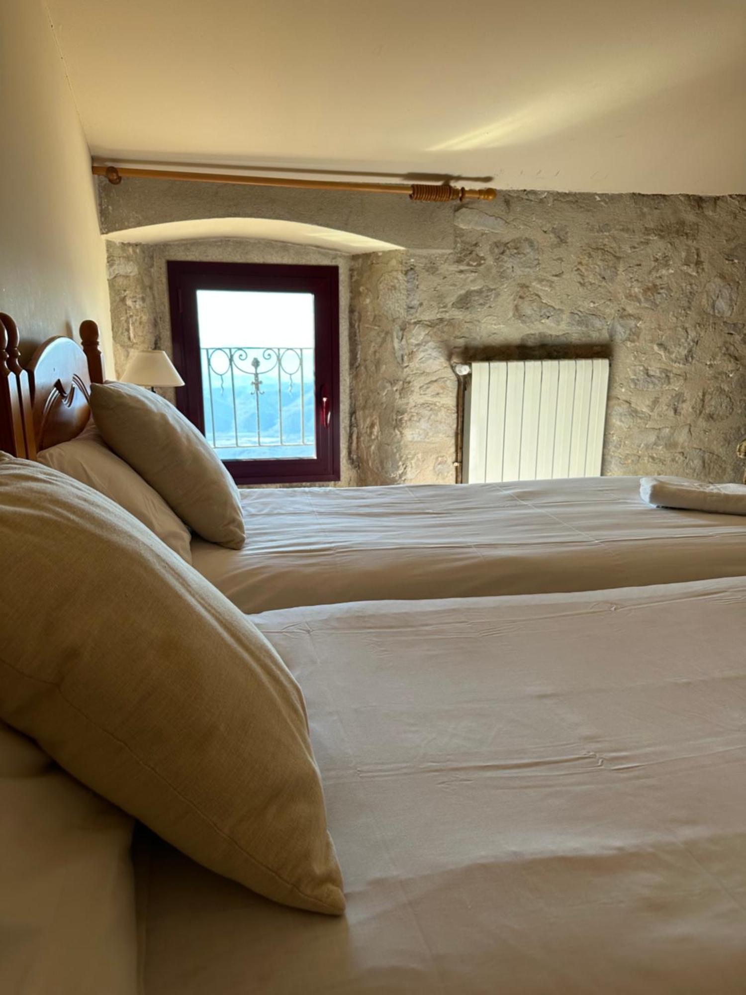 Santuari Mare De Deu Del Mont Restaurant-hostatgeria Inn