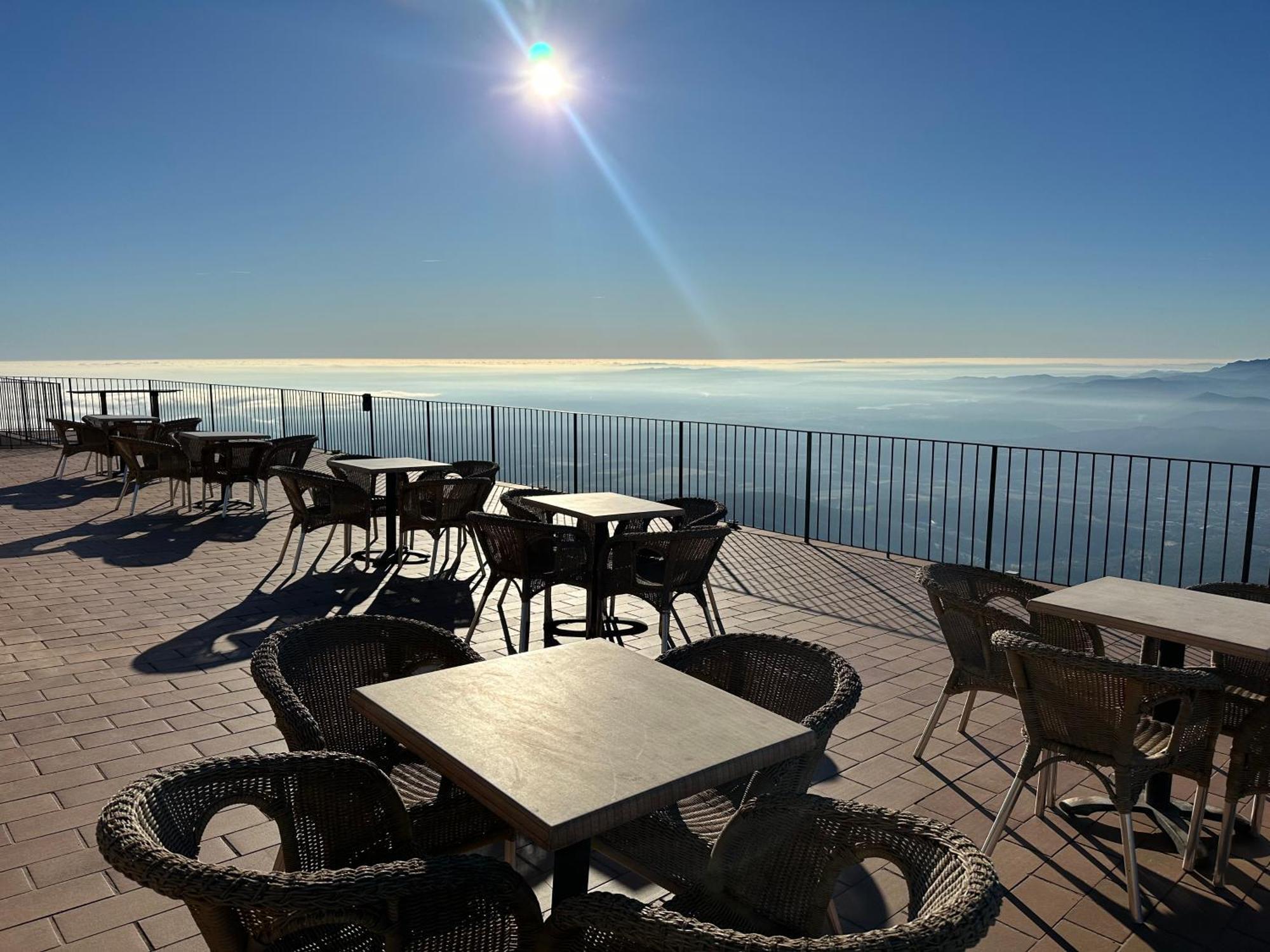 Inn Santuari Mare De Deu Del Mont Restaurant-hostatgeria Beuda