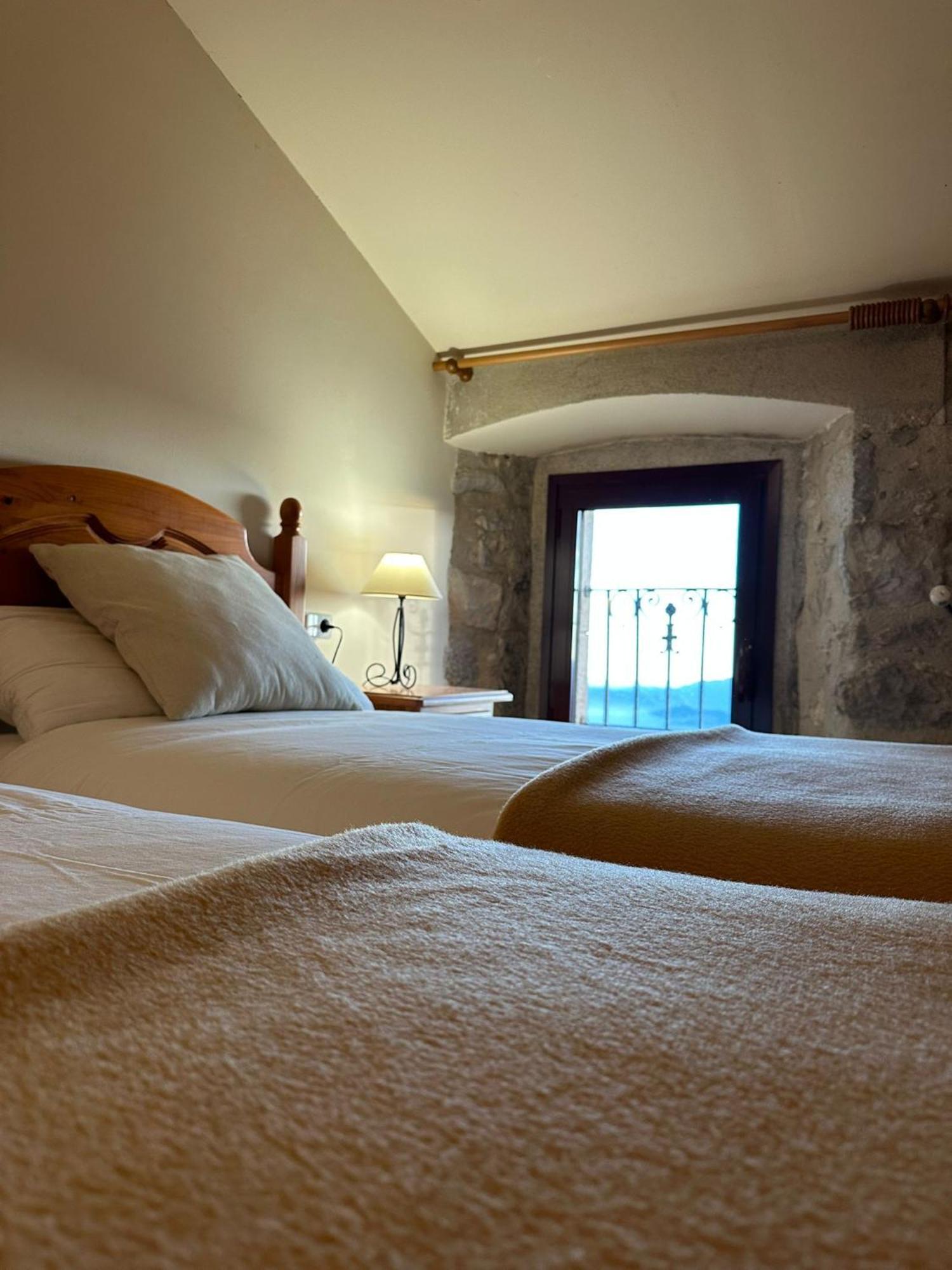 Santuari Mare De Deu Del Mont Restaurant-hostatgeria Beuda