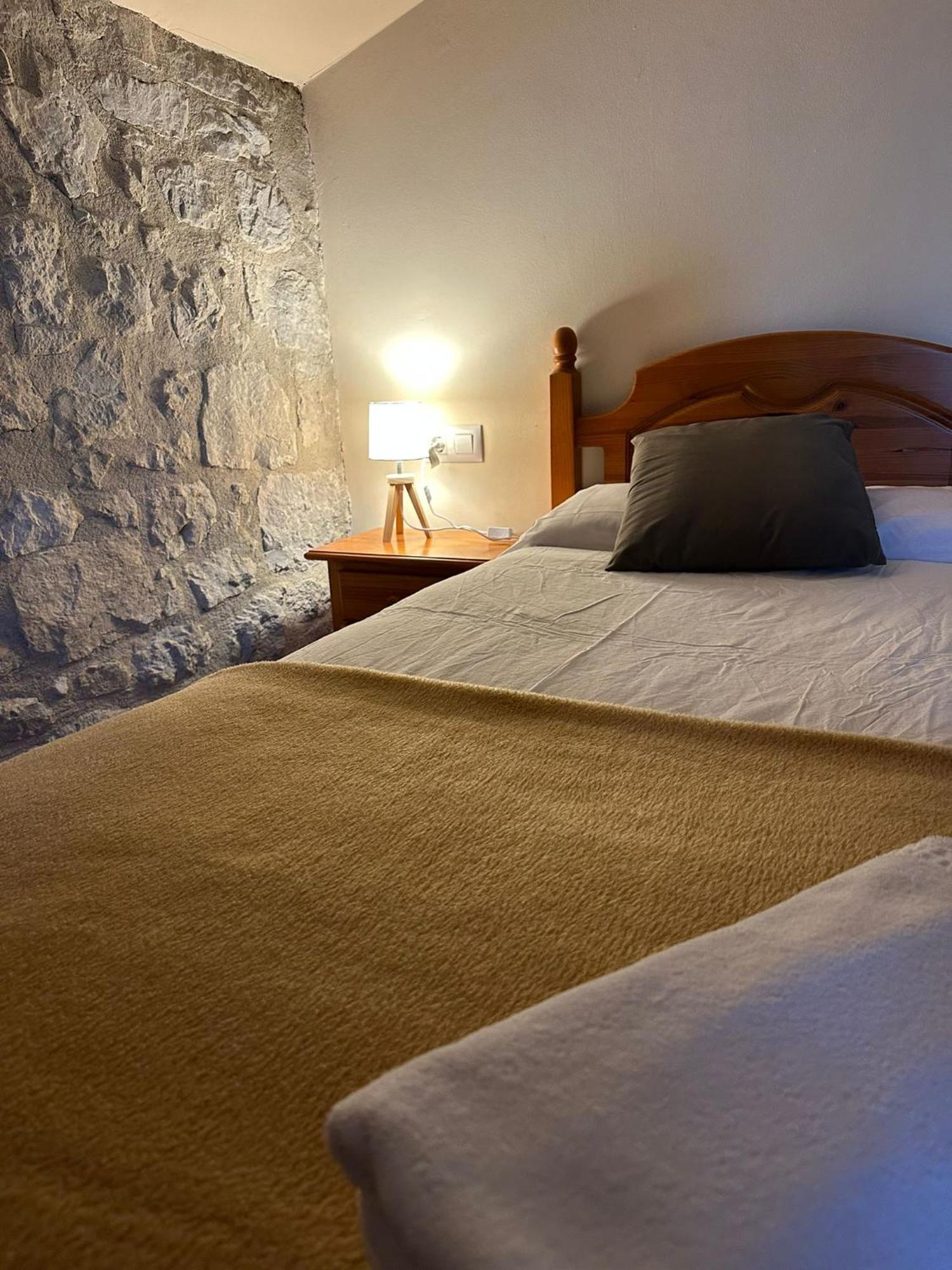 Santuari Mare De Deu Del Mont Restaurant-hostatgeria * Beuda