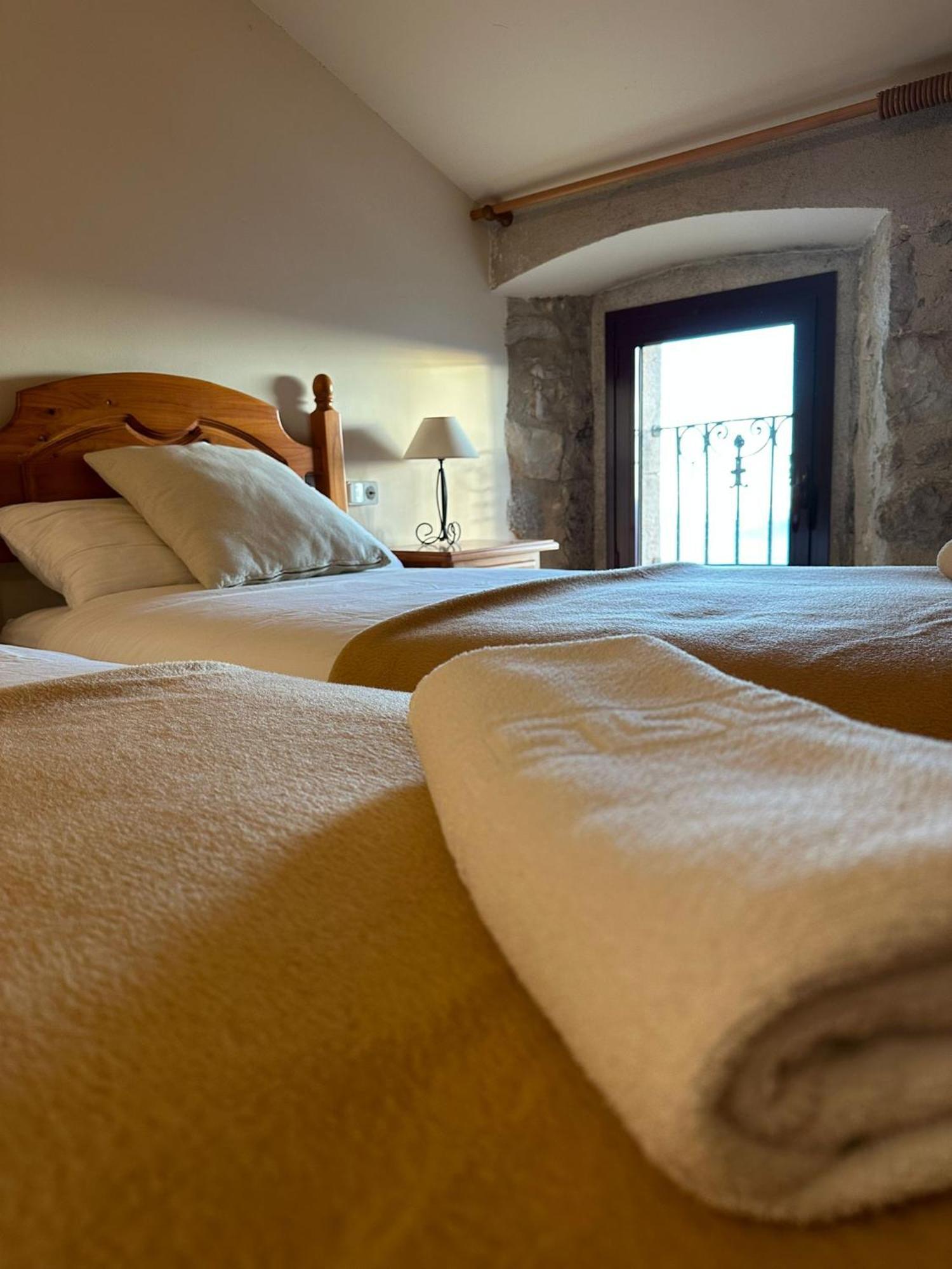Santuari Mare De Deu Del Mont Restaurant-hostatgeria