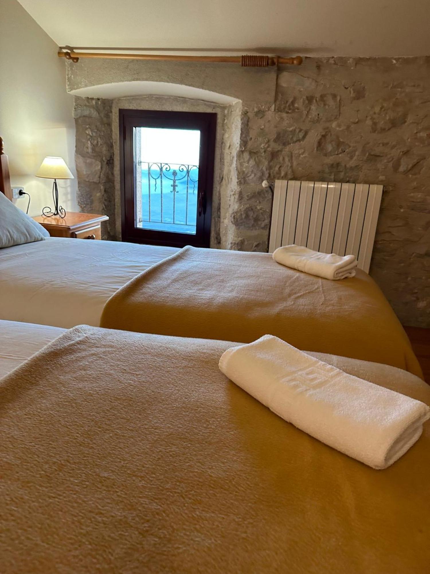 Santuari Mare De Deu Del Mont Restaurant-hostatgeria Inn *