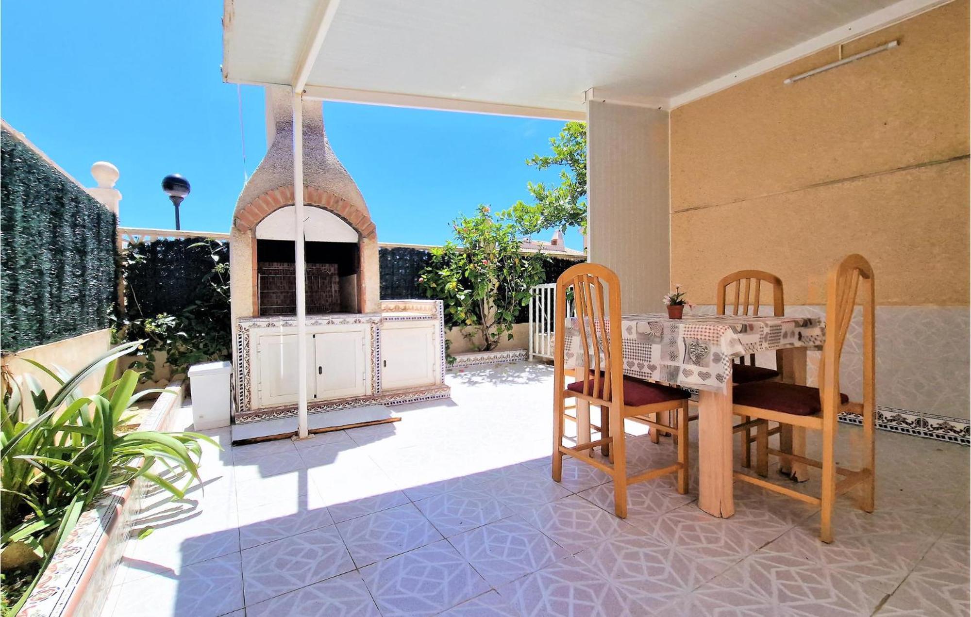 Awesome In With Swimming Pool Сasa de vacaciones