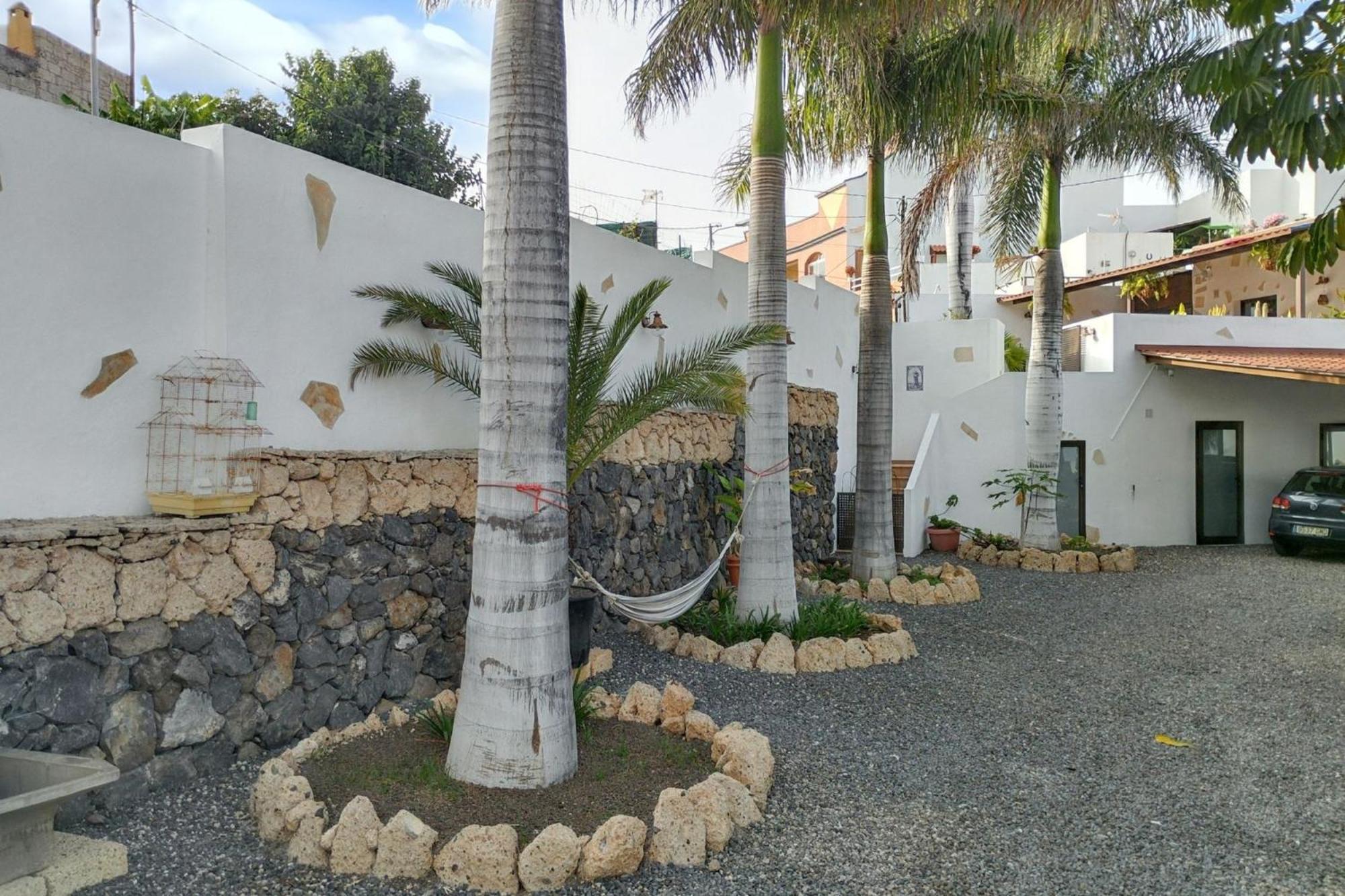 With Stunning Views In 50 M² + Close To The Sea